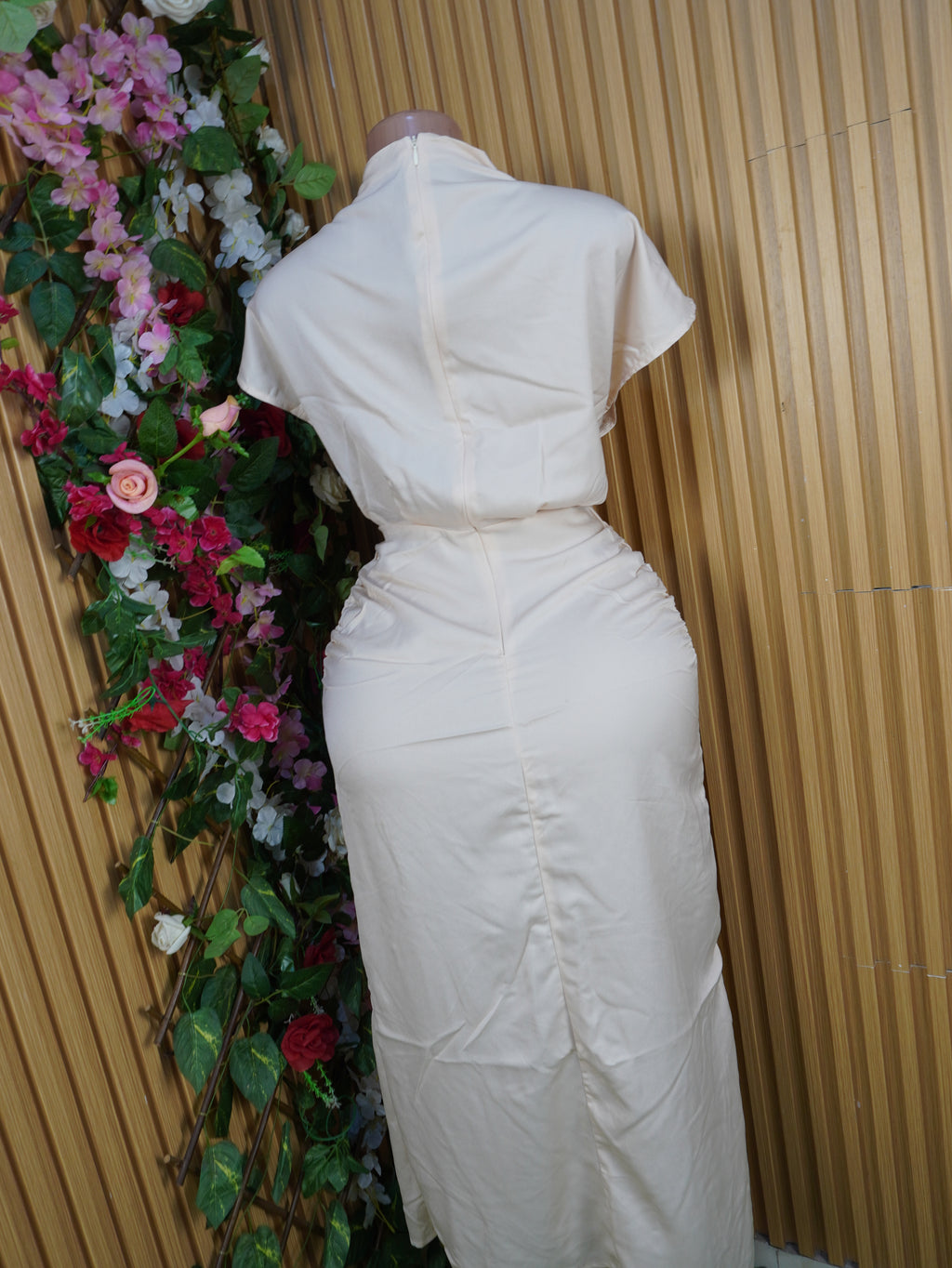 Robe moulante longue sans manches-M