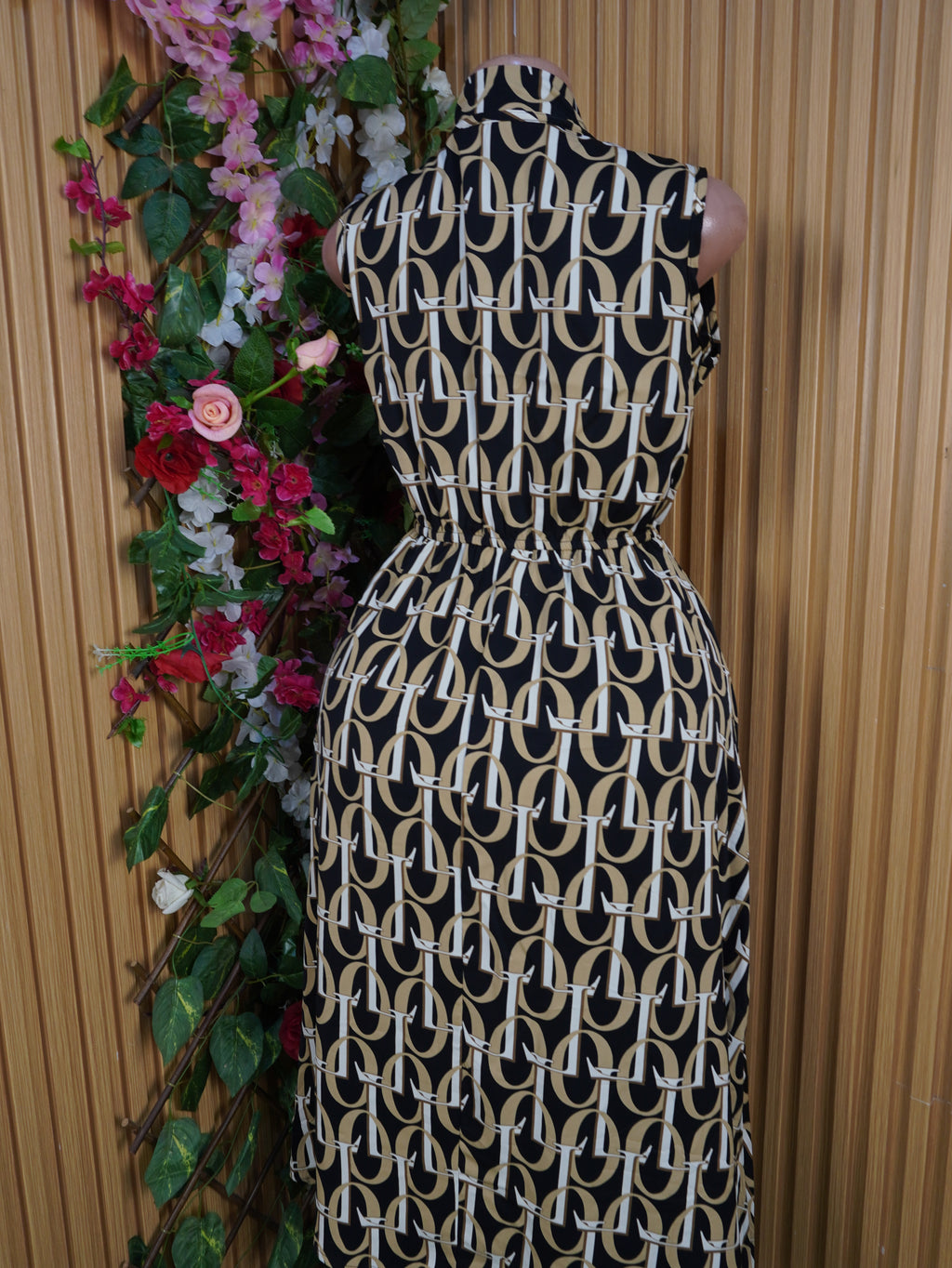 Robe évasée-mi-longue sans manches col chemise-M