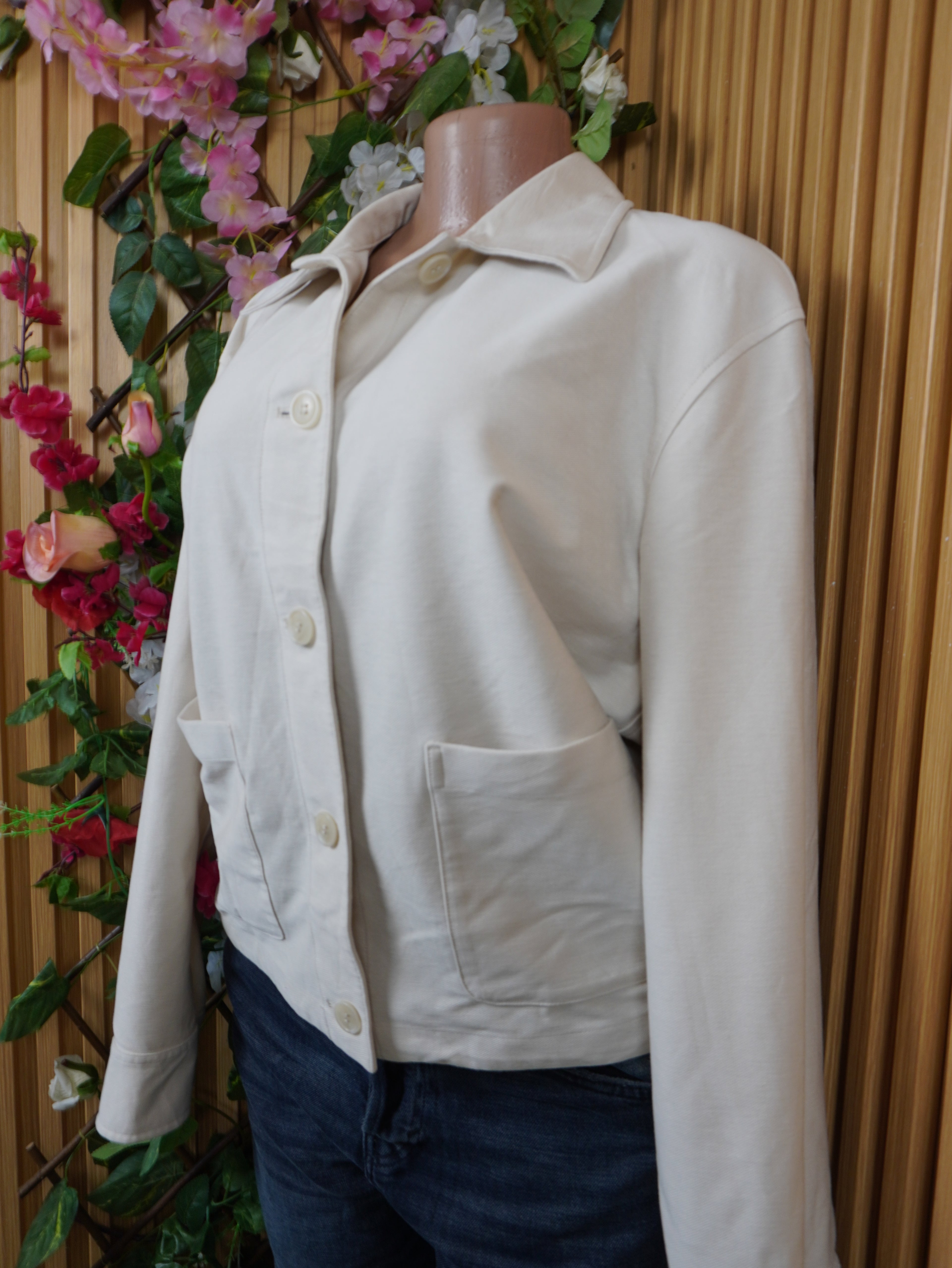 Veste blazer pour femme couleur beige à quantre boutons-S