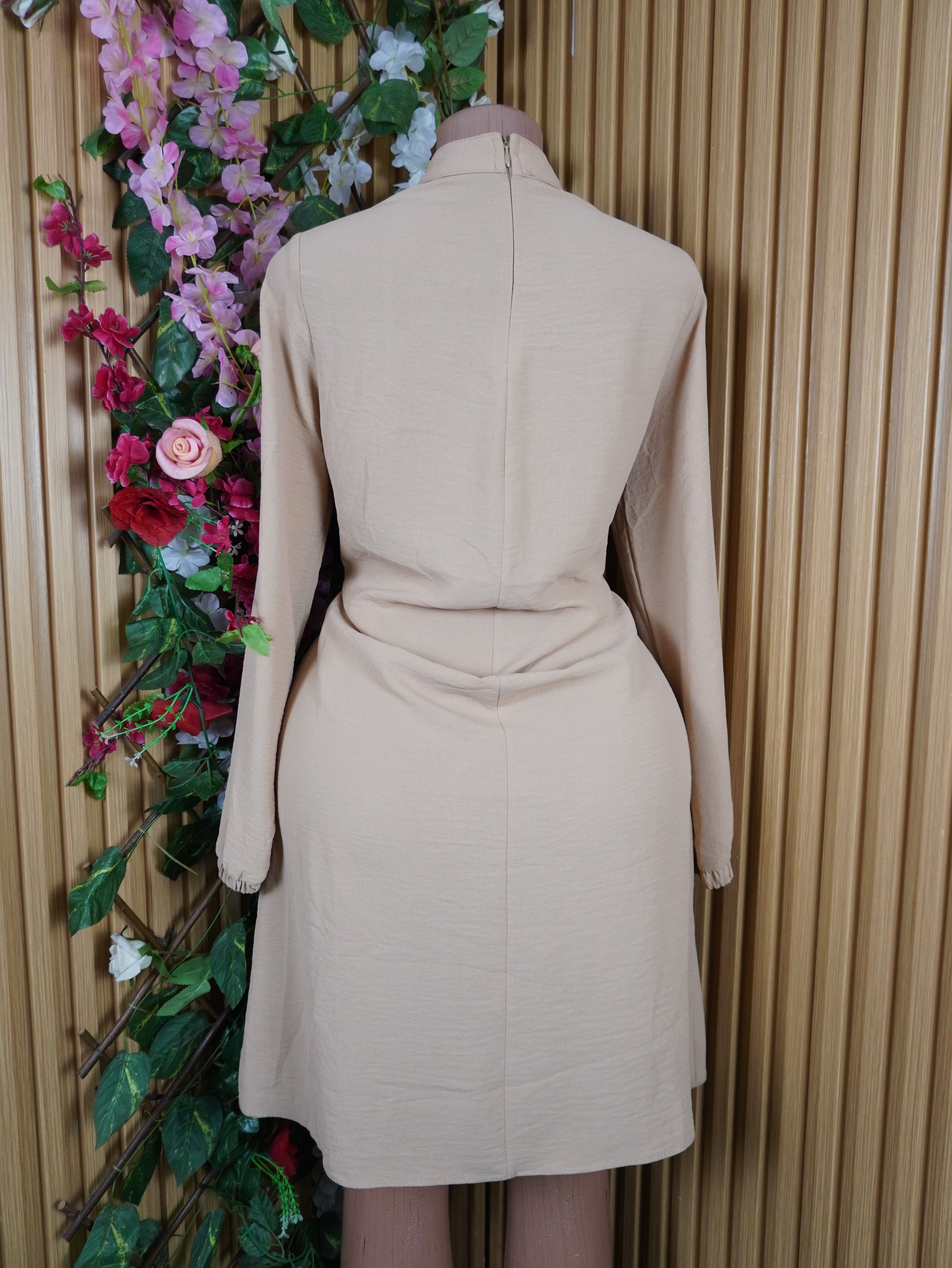 Robe moulante stylée manches longues -L
