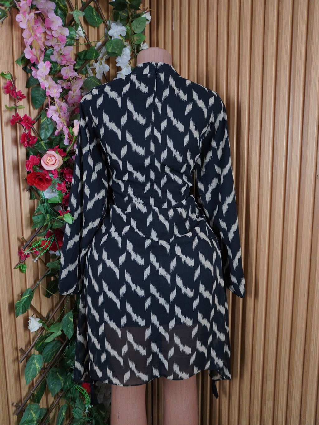 Robe évasée manches longues col mao-L