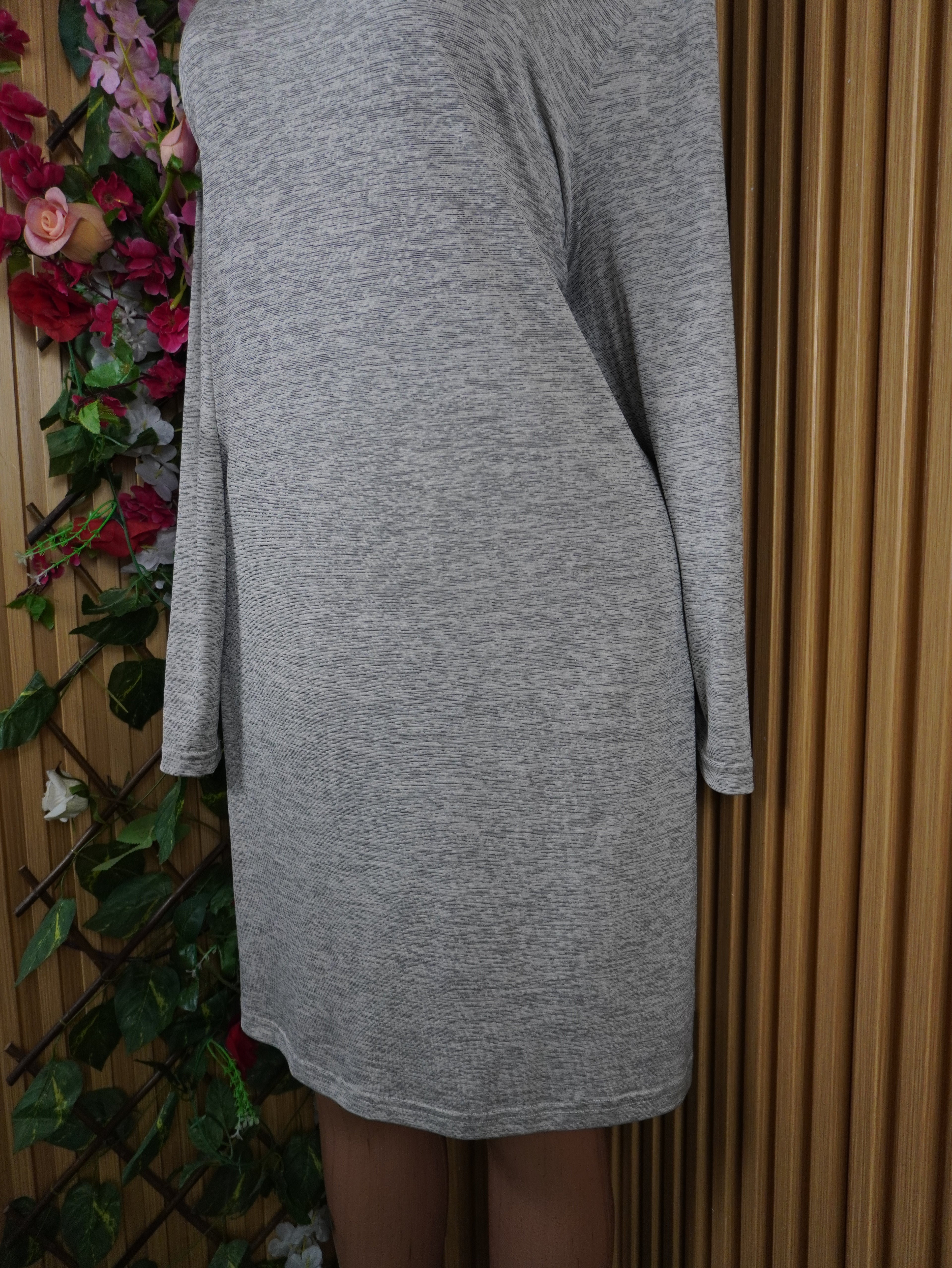 Robe moulante manches longues col rond-L