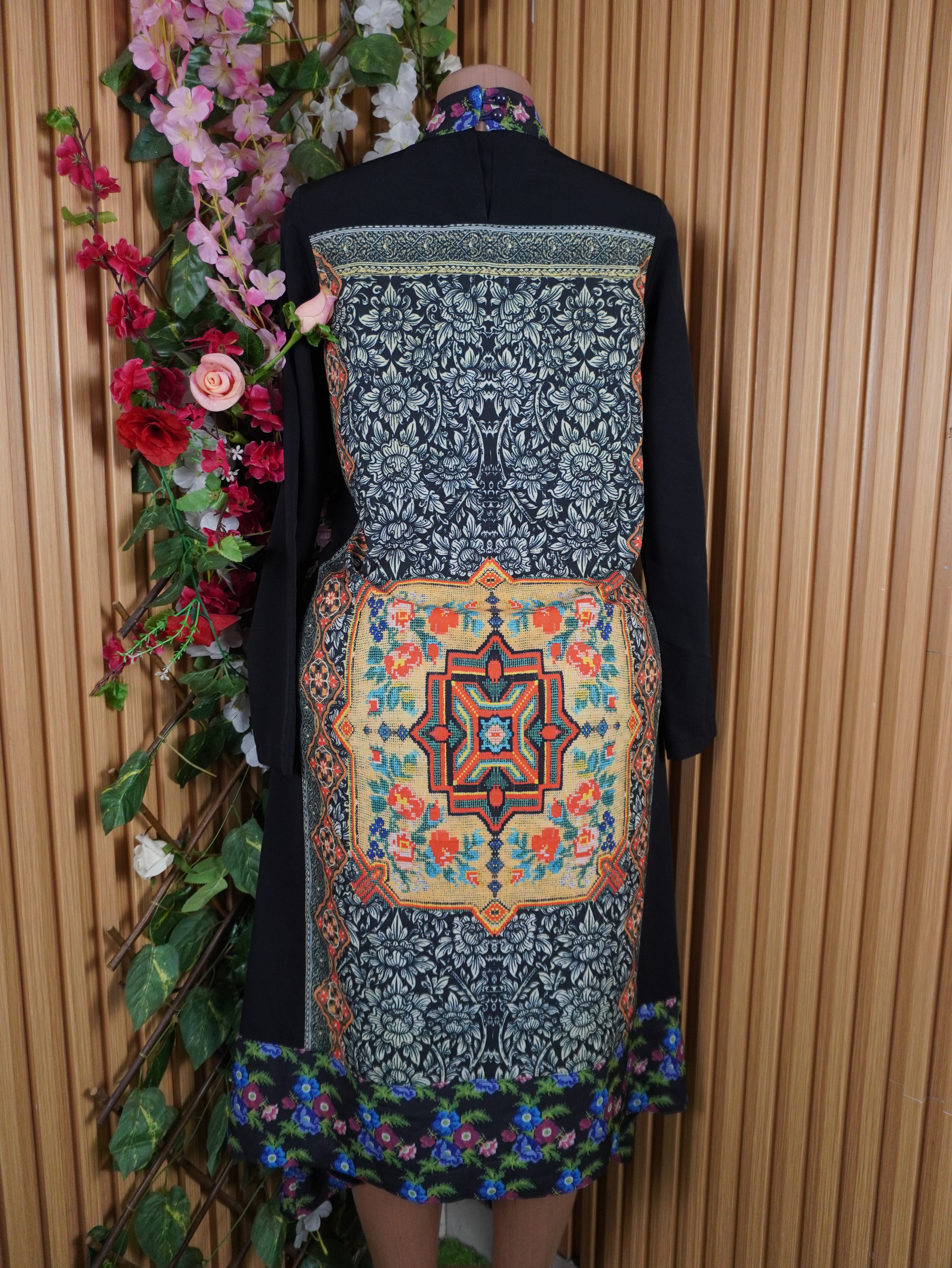Robe évasée mi-longue manches longues motif deux temps-L