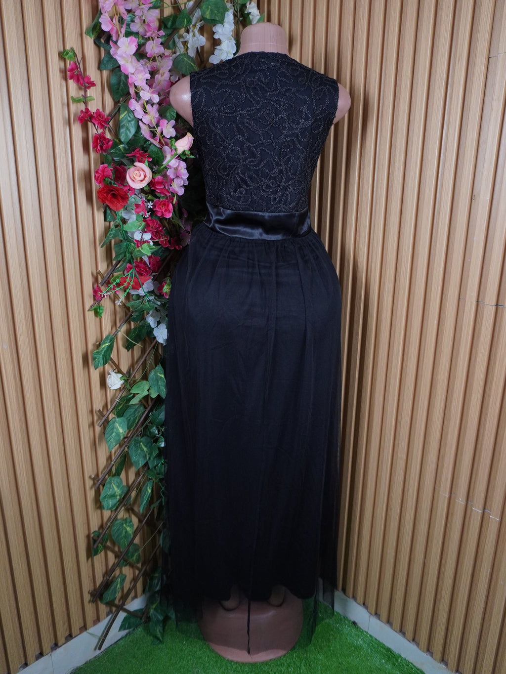 Robe moulante longue sans manches dénudée-M