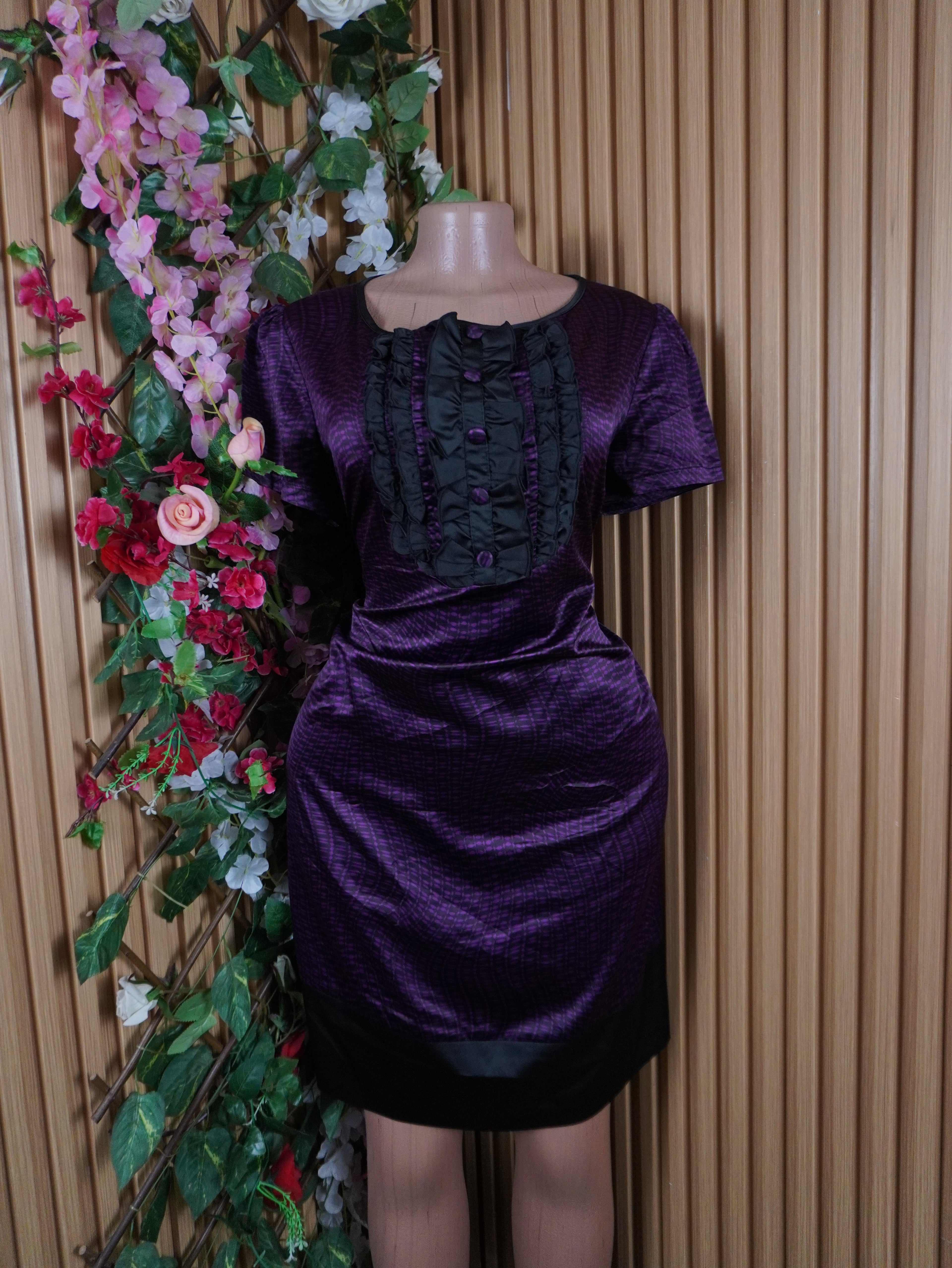 Robe droite manches courtes décolletée-M