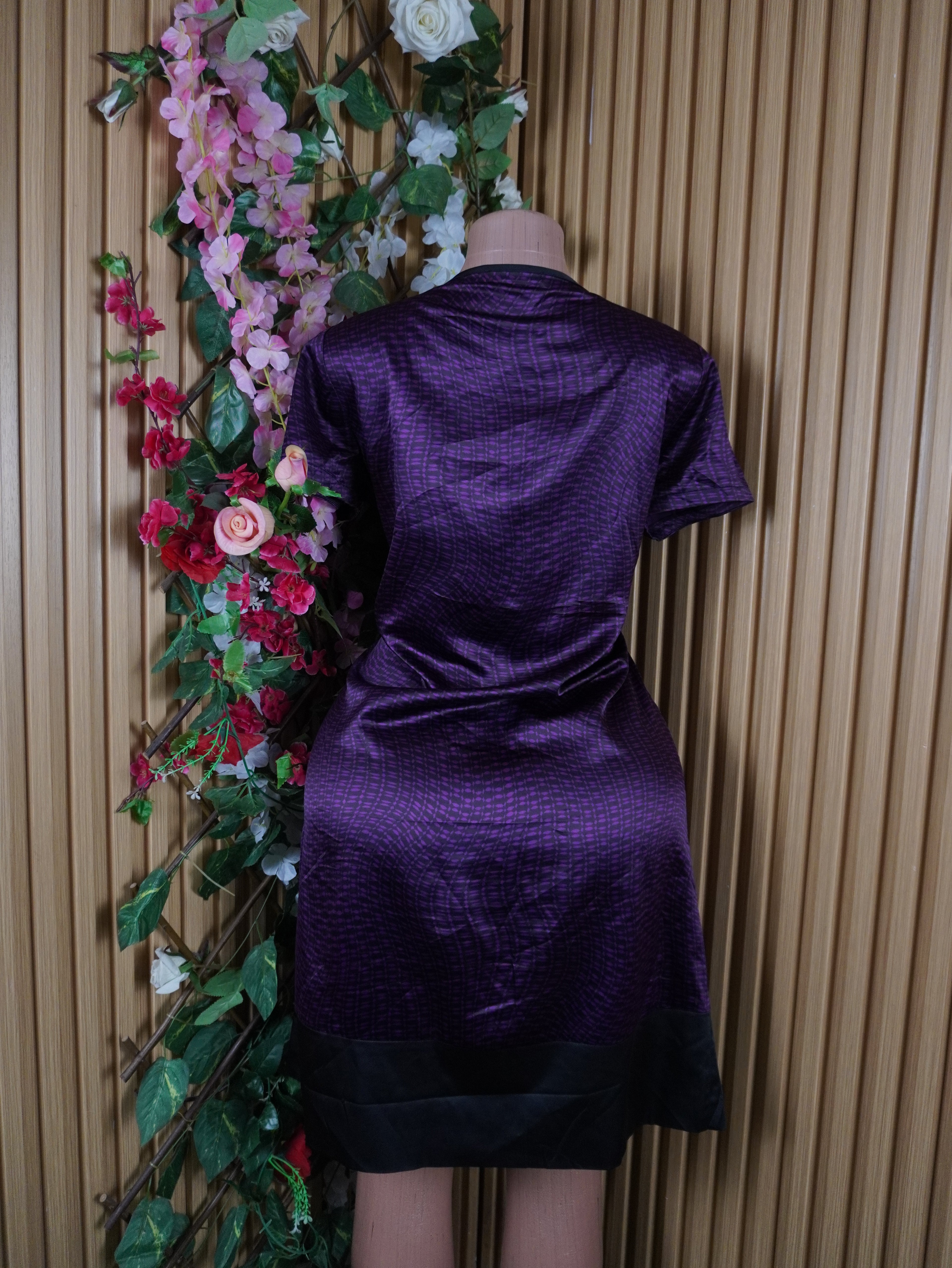 Robe droite manches courtes décolletée-M