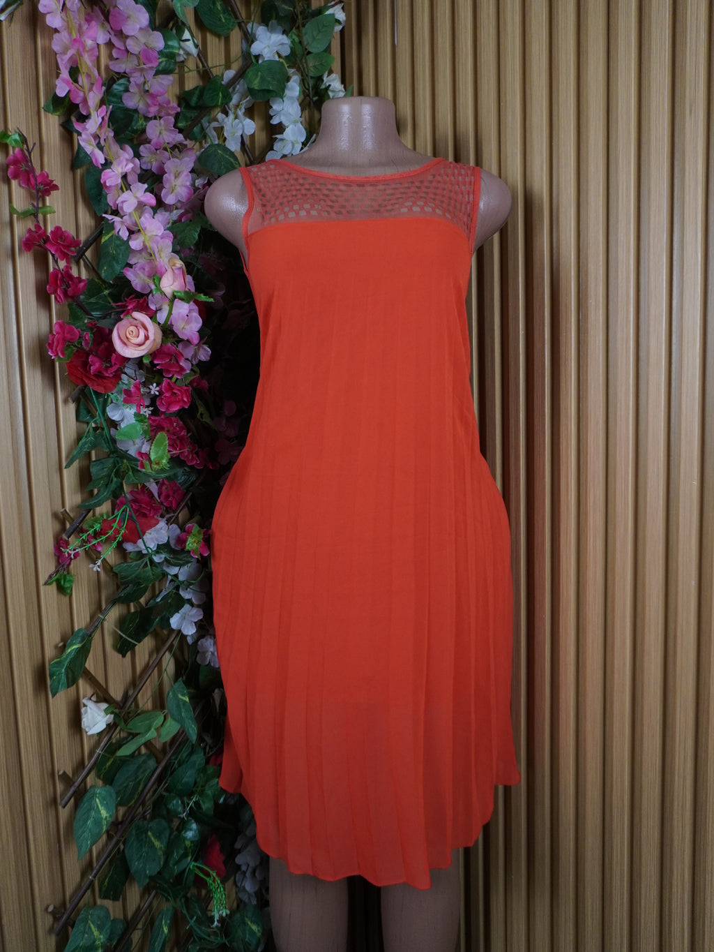 Robe évasée sans manches longues dénudée-S