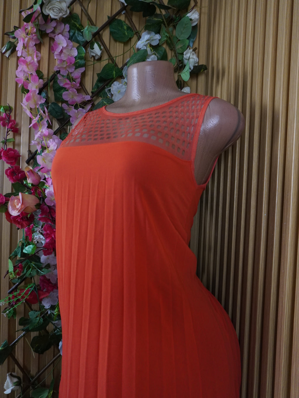 Robe évasée sans manches longues dénudée-S