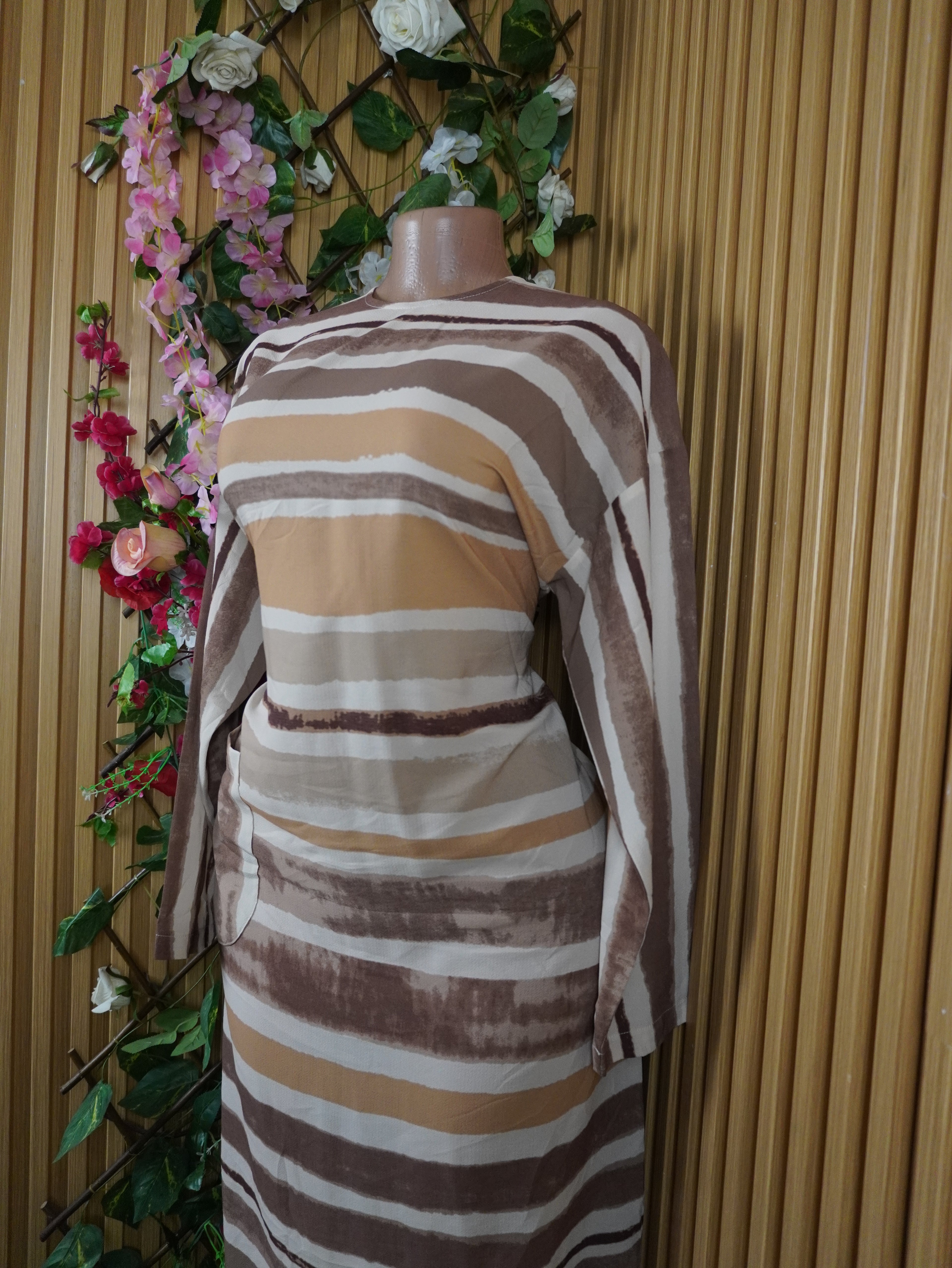 Robe évasée mi-longue manches longue rayée-XXL