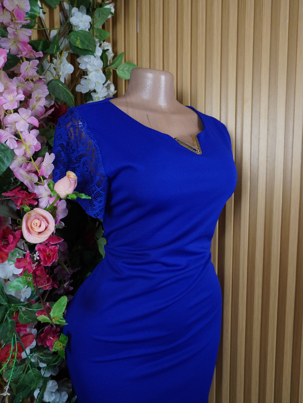 Robe moulante manches courtes décolletée-XL