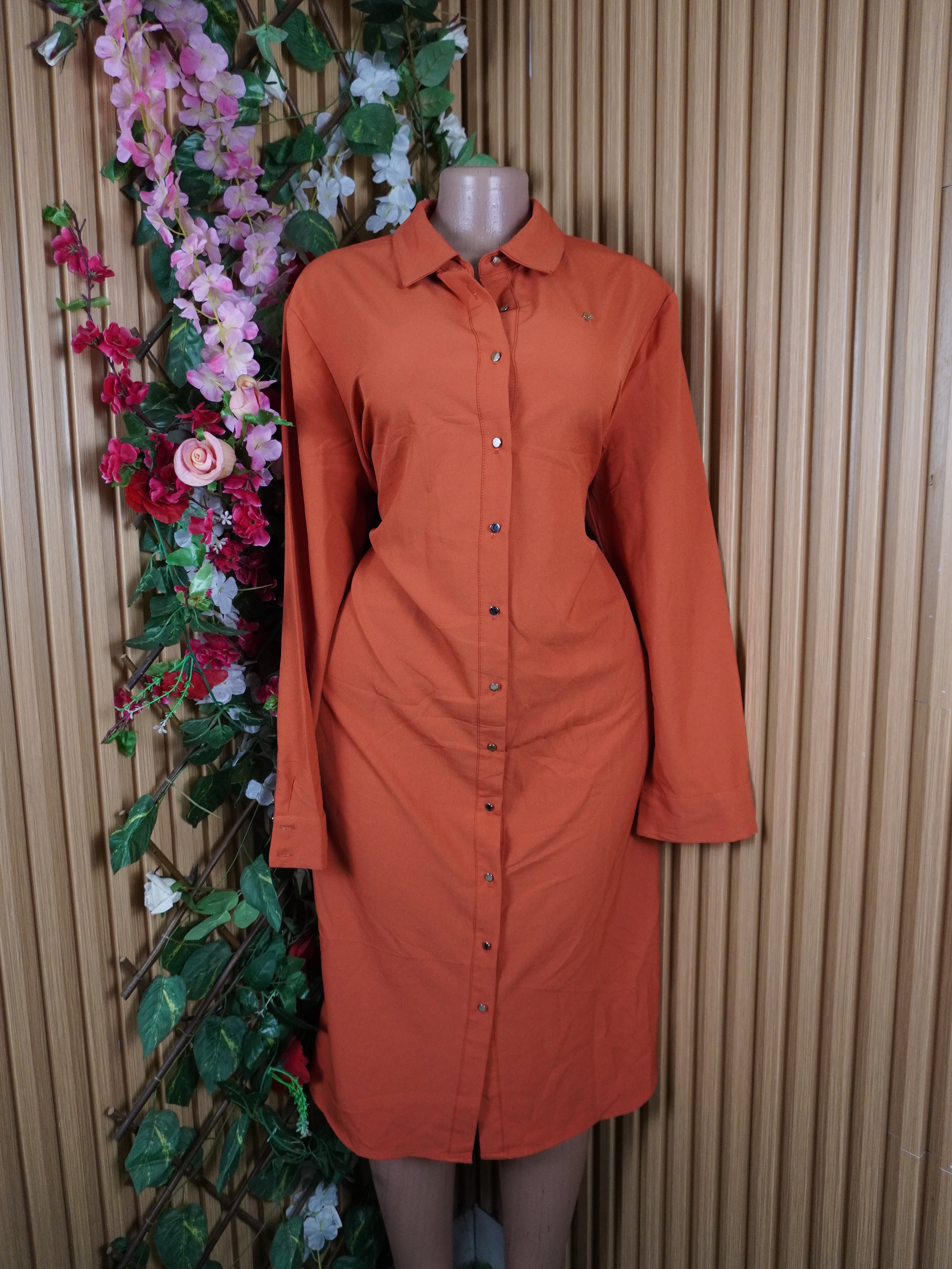 Robe évasée mi-longue manches longue avec boutons-XXL