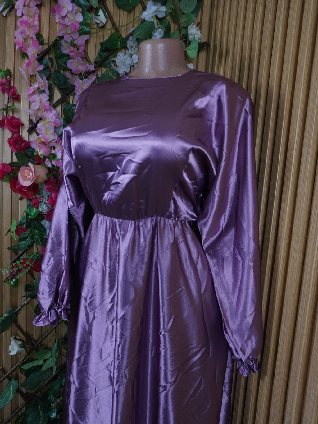 Robe évasée manches longues en satain-M