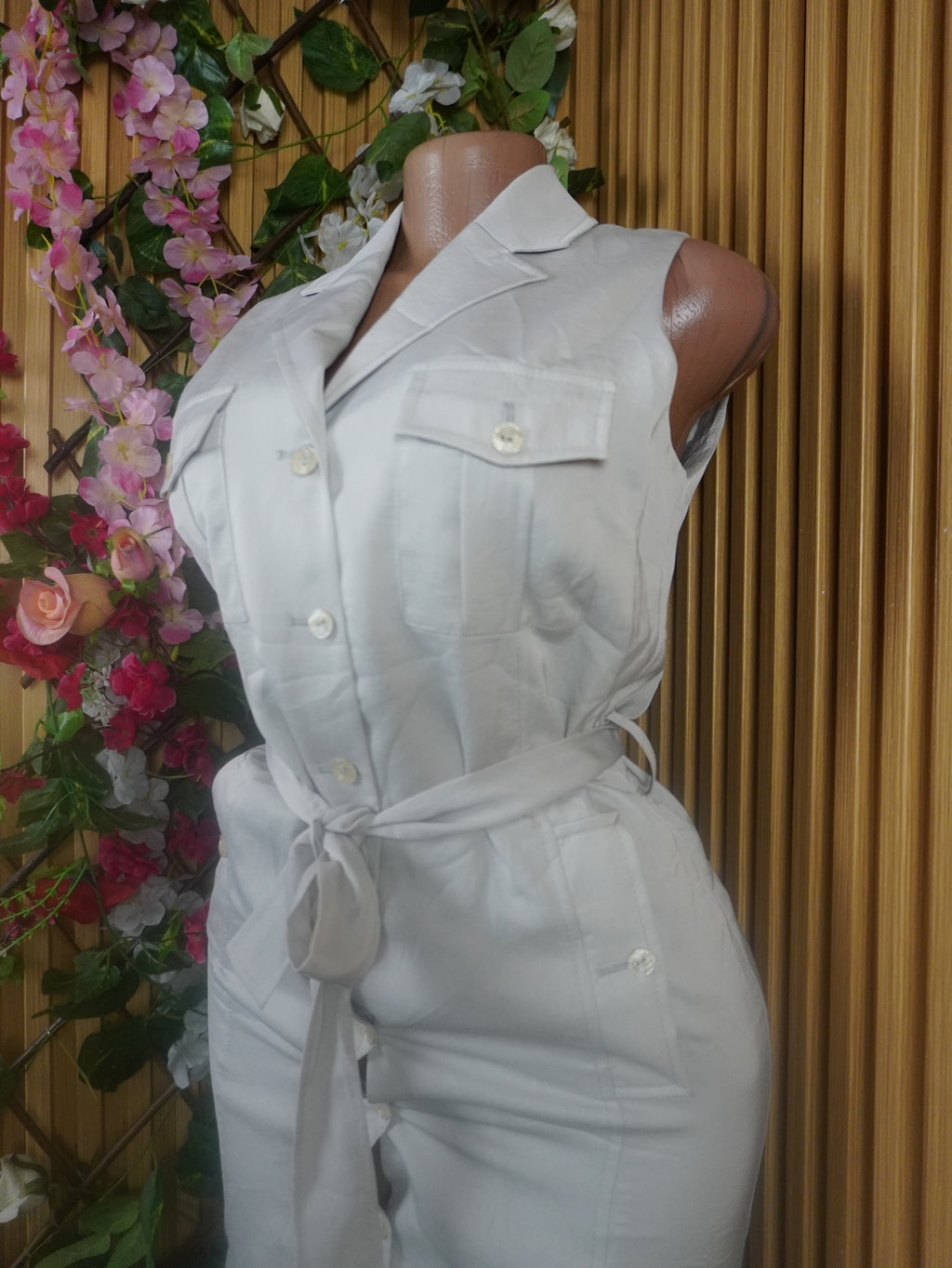 Robe droite sans manches ceintrée col chemise-M