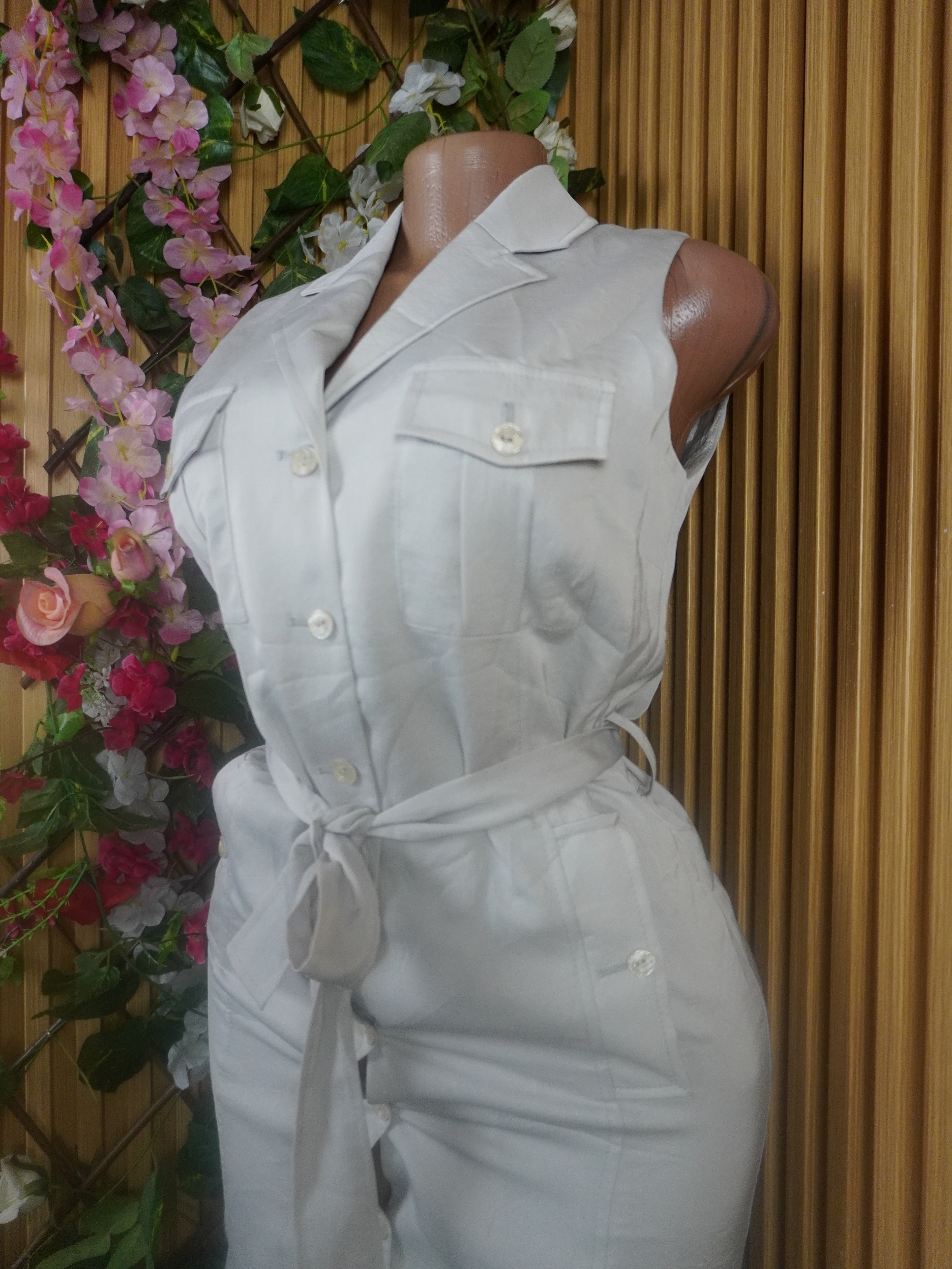 Robe droite sans manches ceintrée col chemise-M