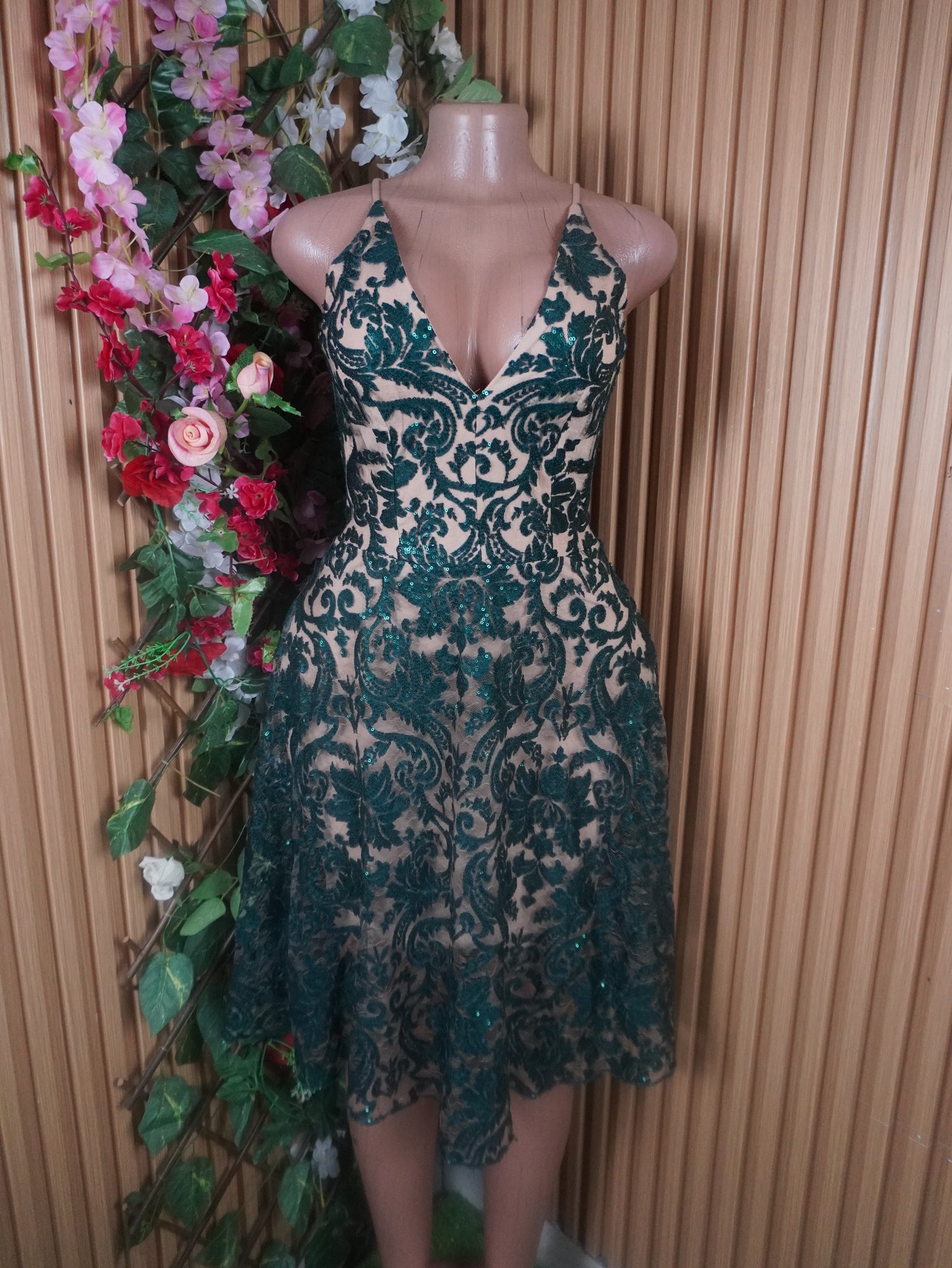 Robe évasée à fines bretelles imprimée fleurie col-V-S