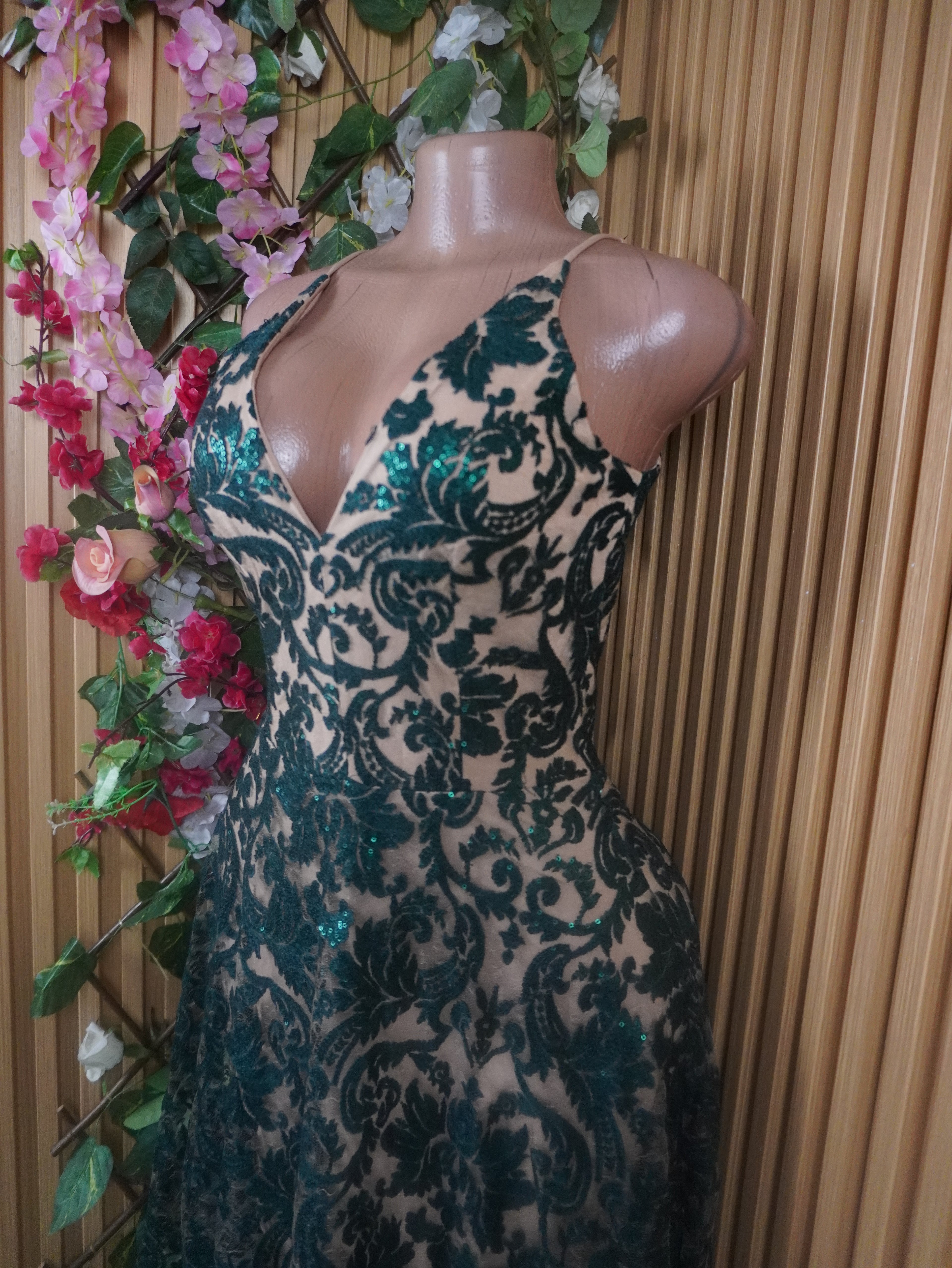 Robe évasée à fines bretelles imprimée fleurie col-V-S