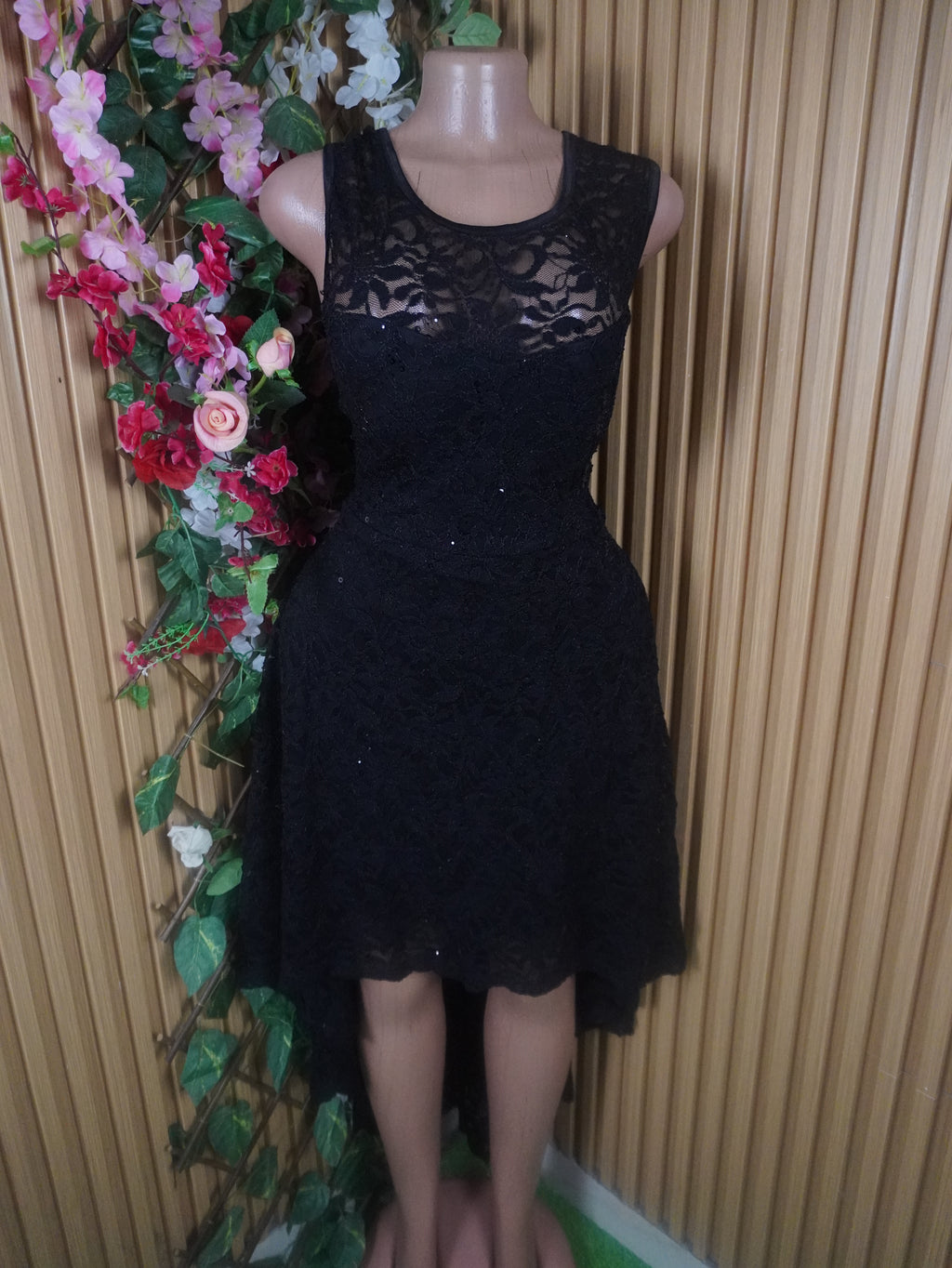 Robe évasée mi-longue sans manches dénudée-M