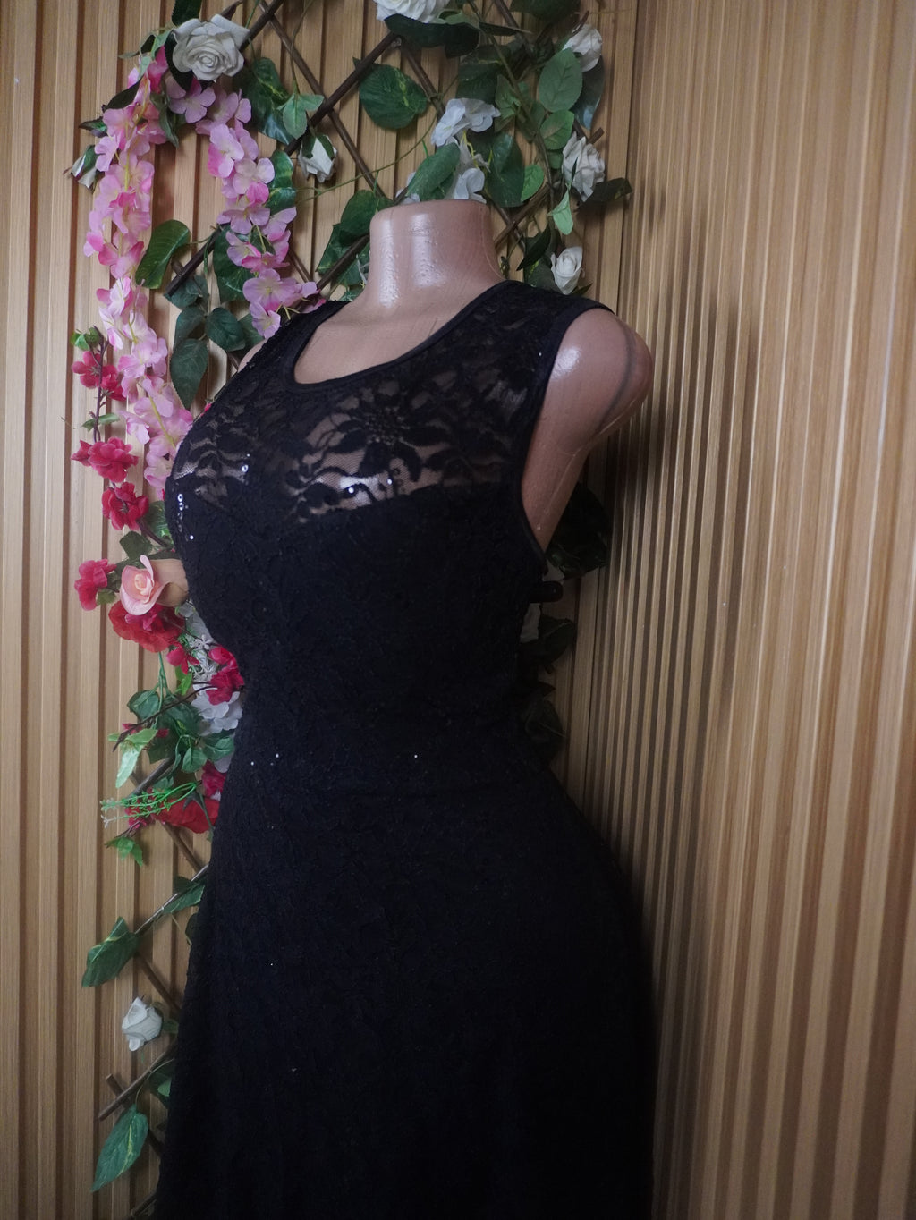 Robe évasée mi-longue sans manches dénudée-M