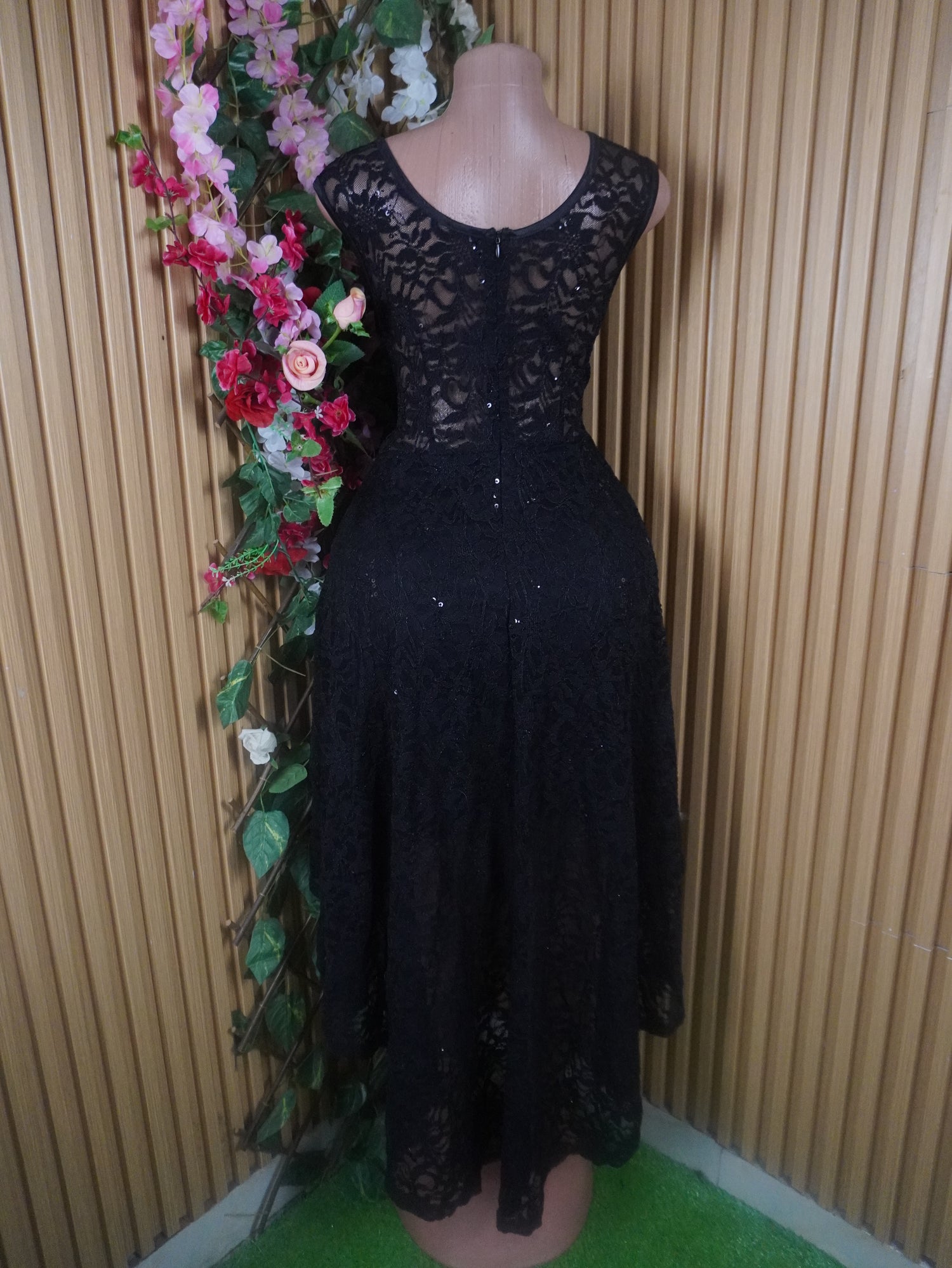 Robe évasée mi-longue sans manches dénudée-M