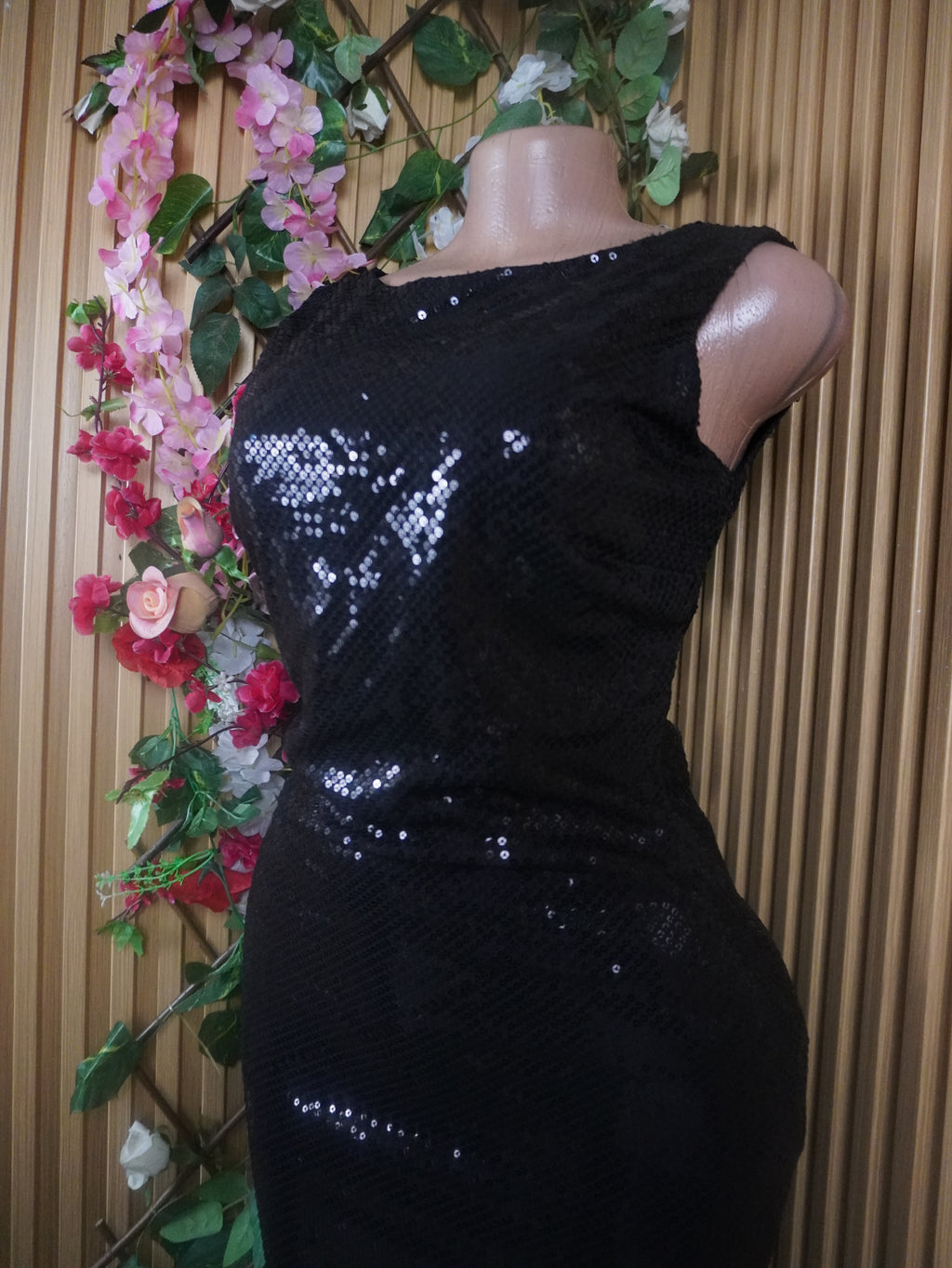 Robe moulante sans manches décolletée-S