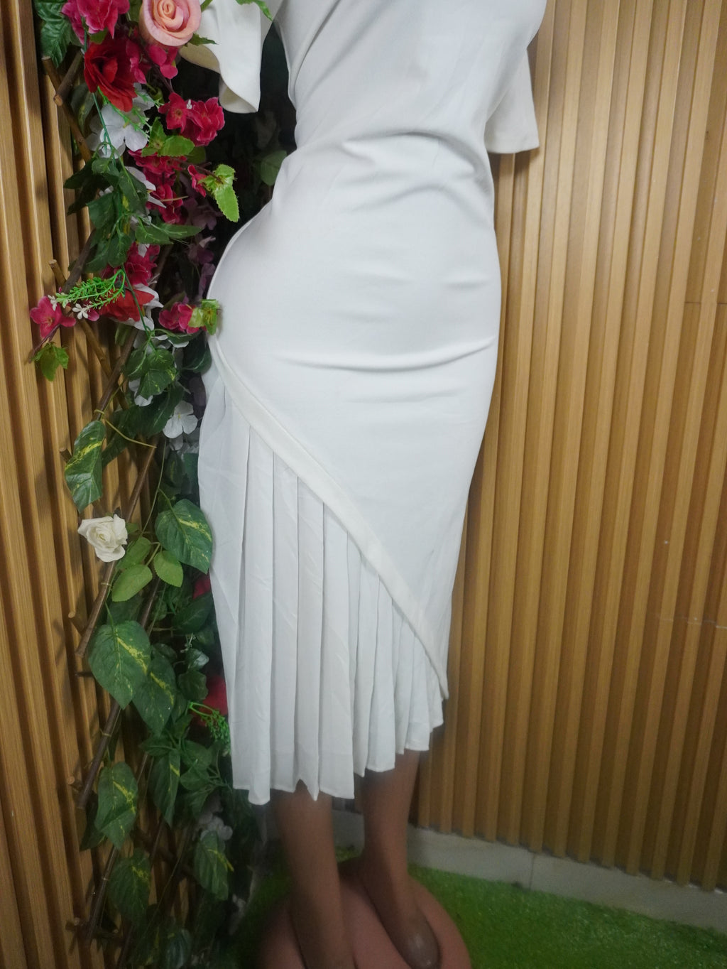 Robe moulante stylée manches courtes  décolletée-S