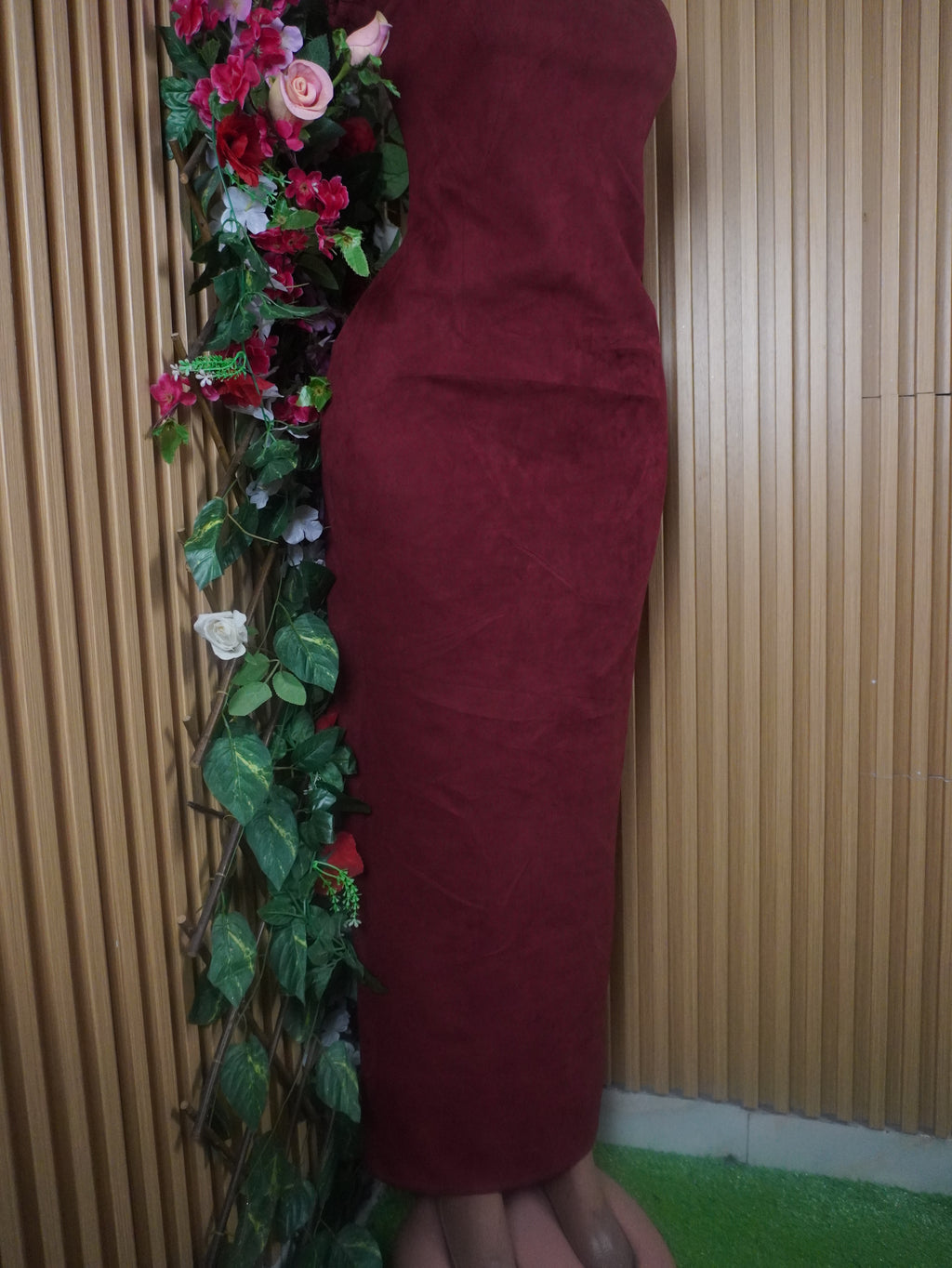 Robe moulante-longue manches courtes décolletée-L