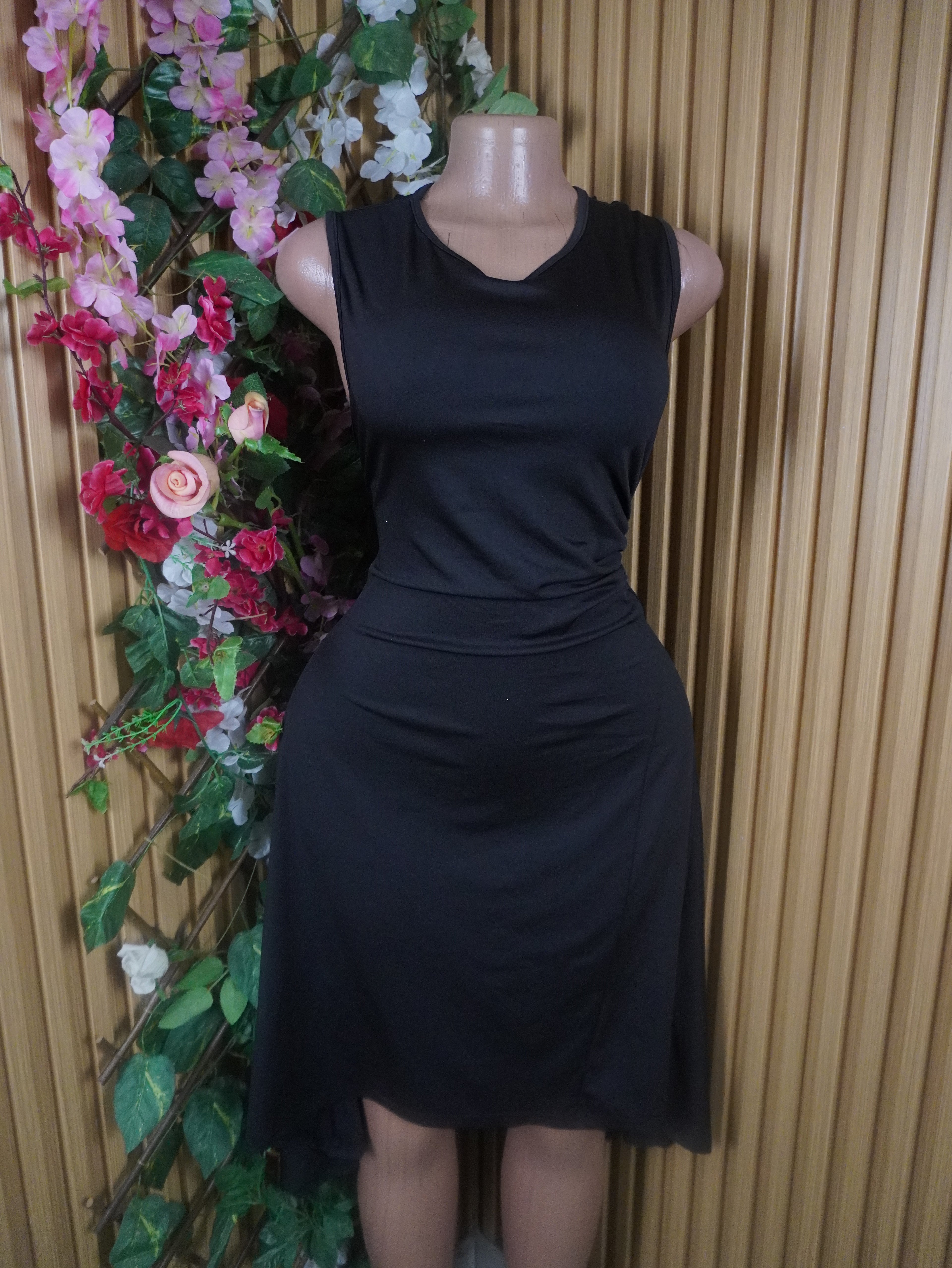 Robe évasée sans manches décolletée-L