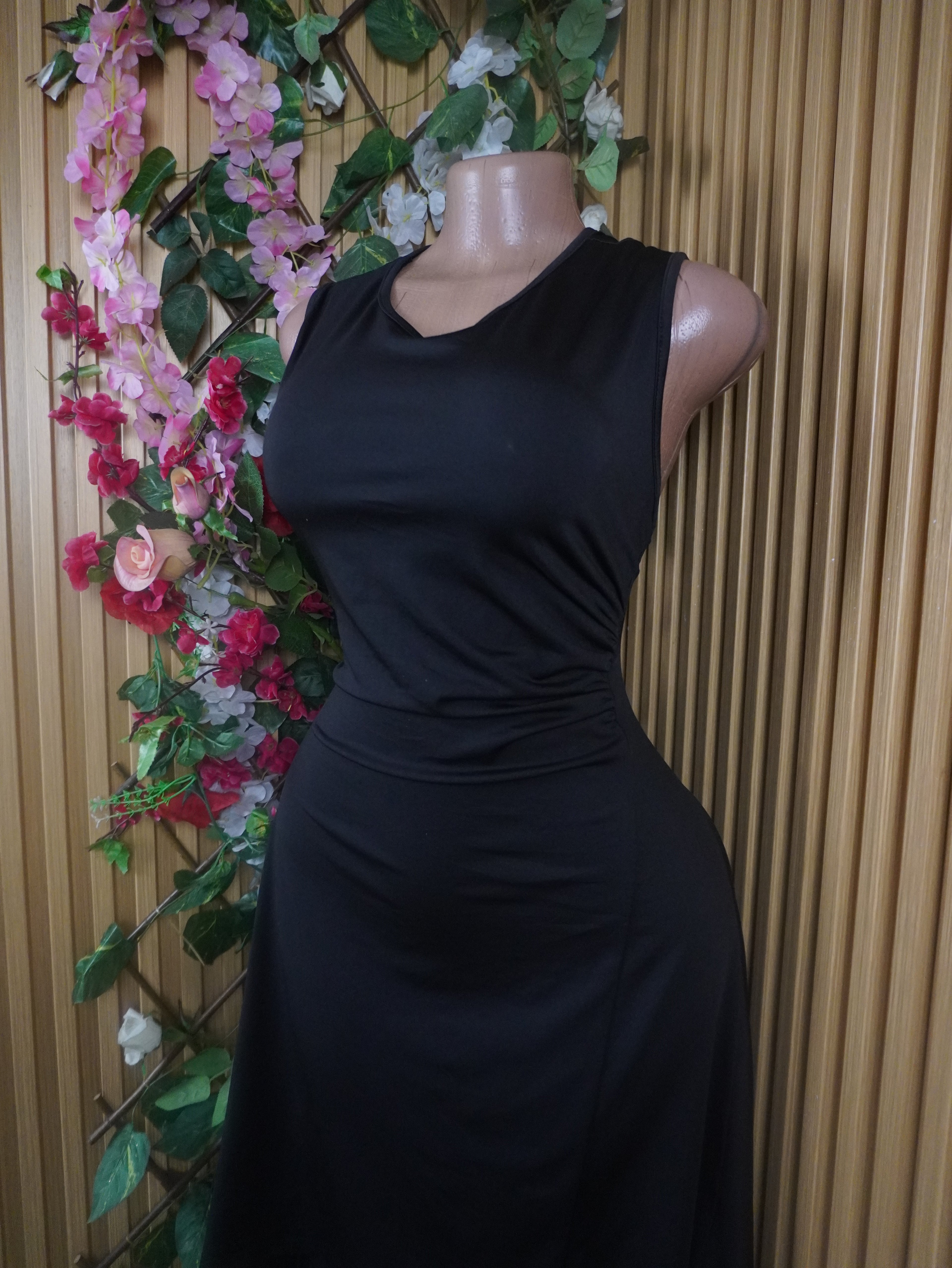 Robe évasée plisée sans manches décolletée-M