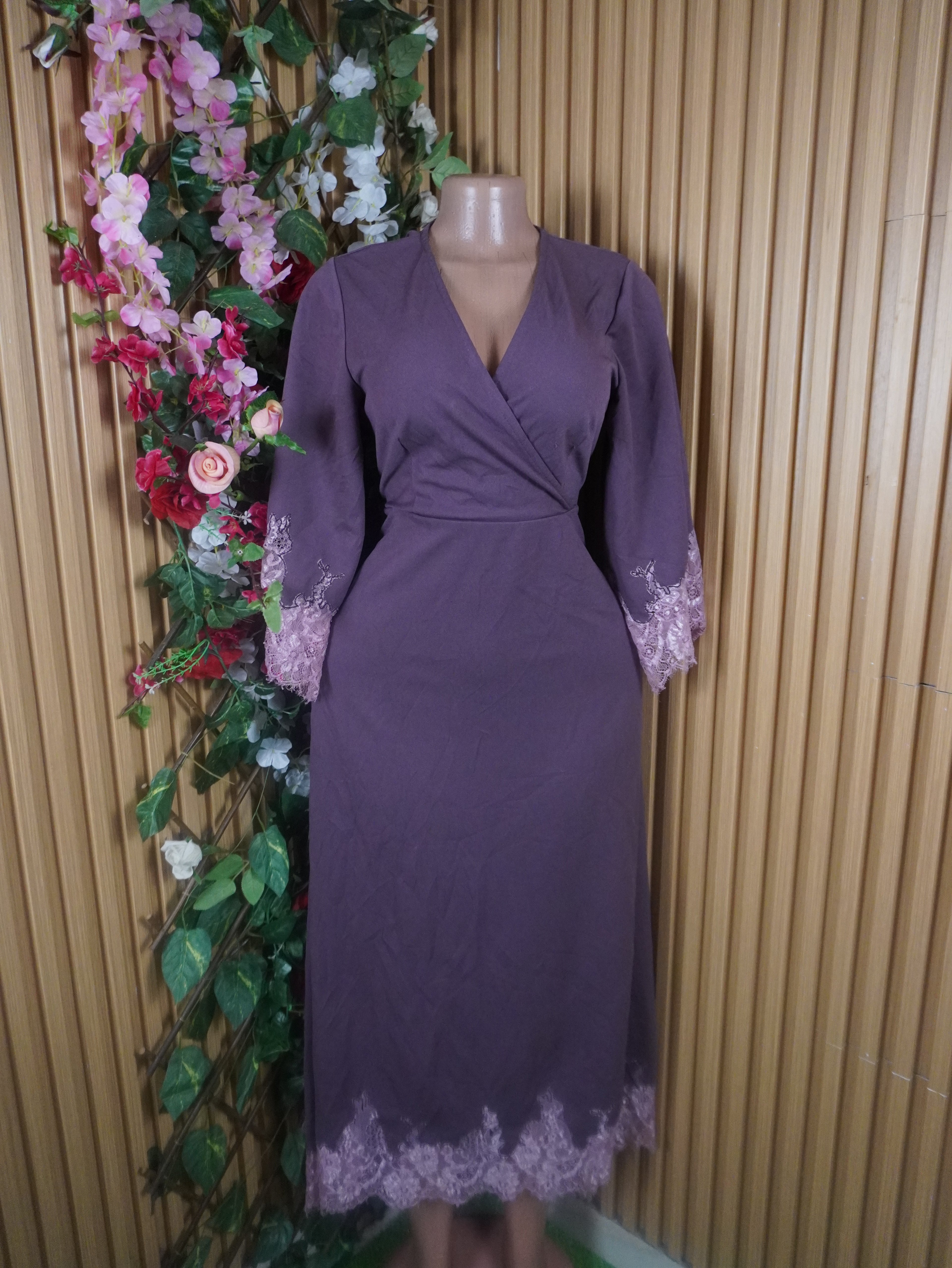 Robe évasée mi-longue manches longues décolletée-L
