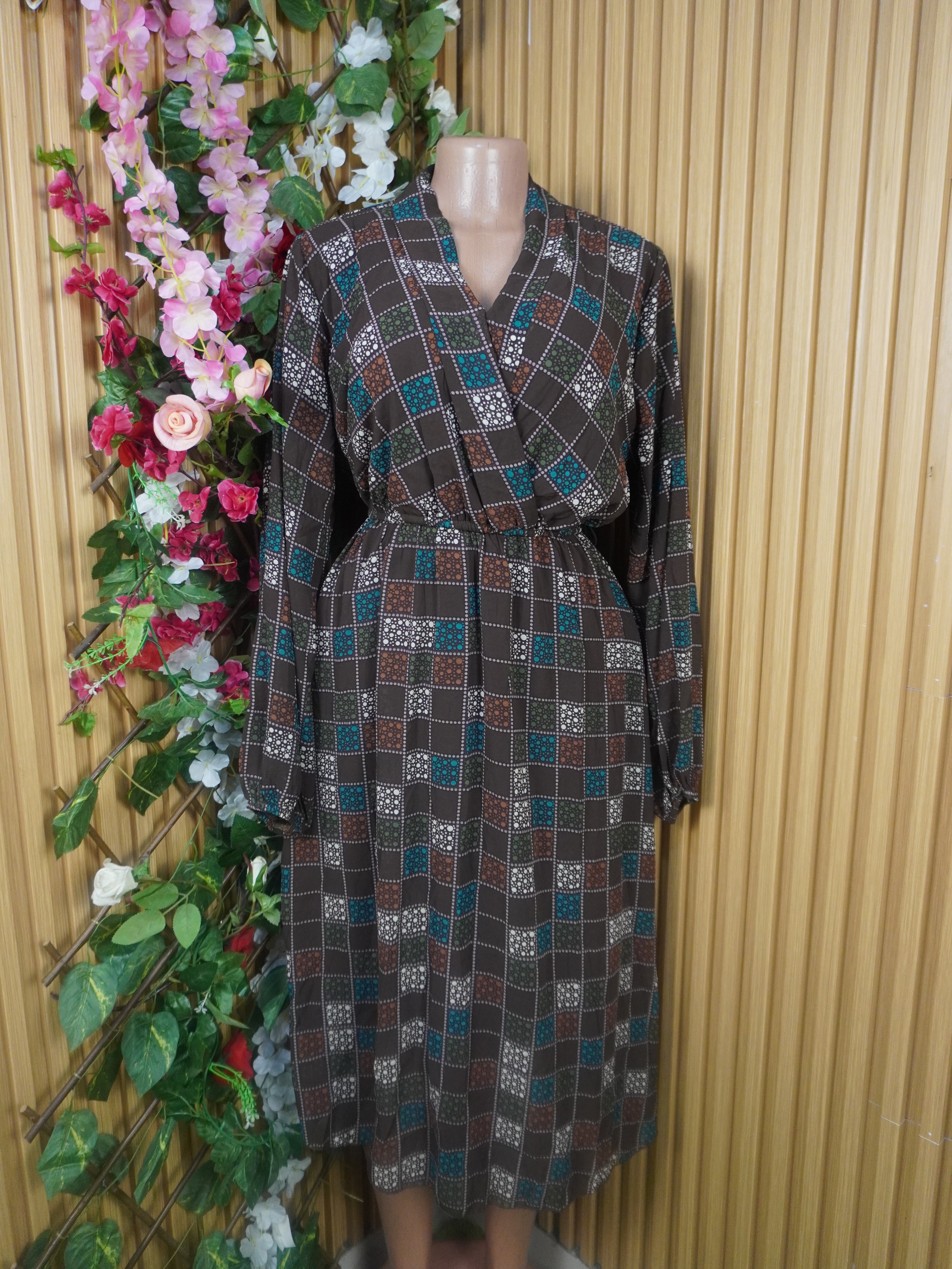Robe évasée mi-longue manches longues décolletée-L (Copie)