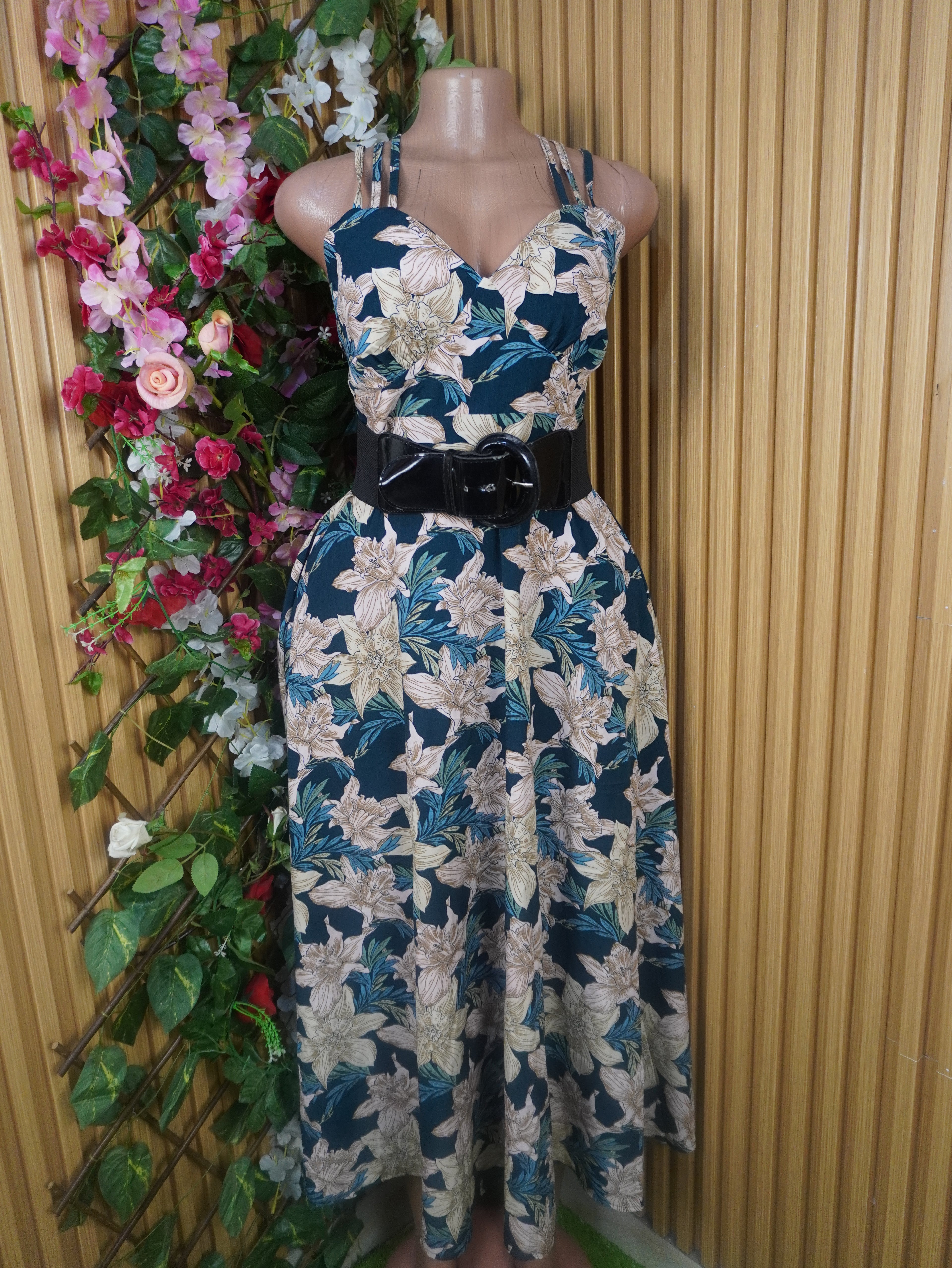 Robe évasée longue sans manches dénudée-M