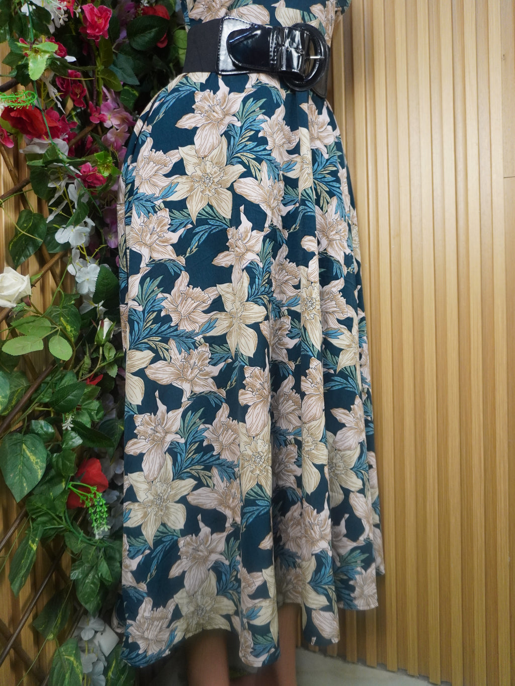 Robe évasée longue sans manches dénudée-M