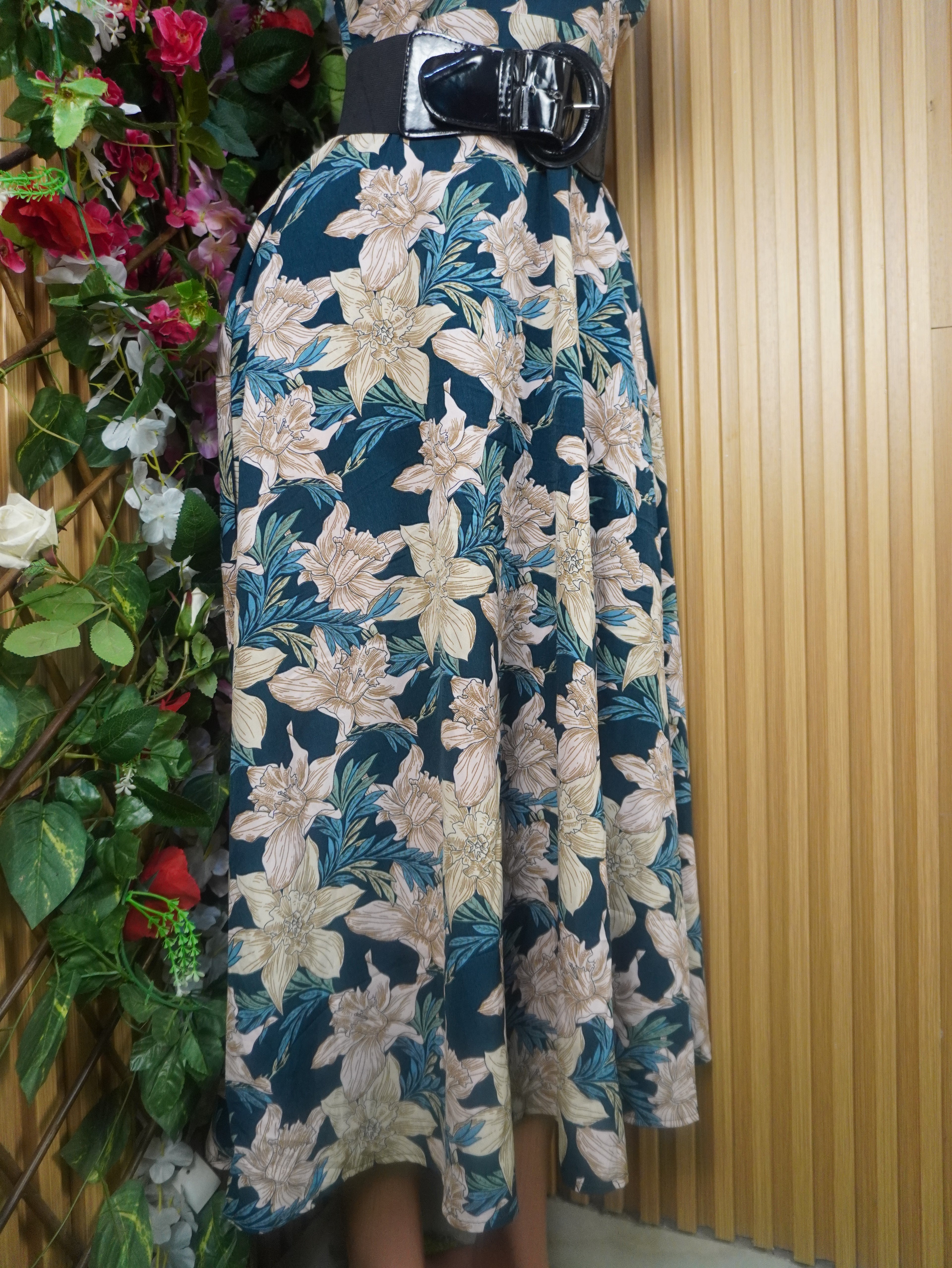 Robe évasée longue sans manches dénudée-M