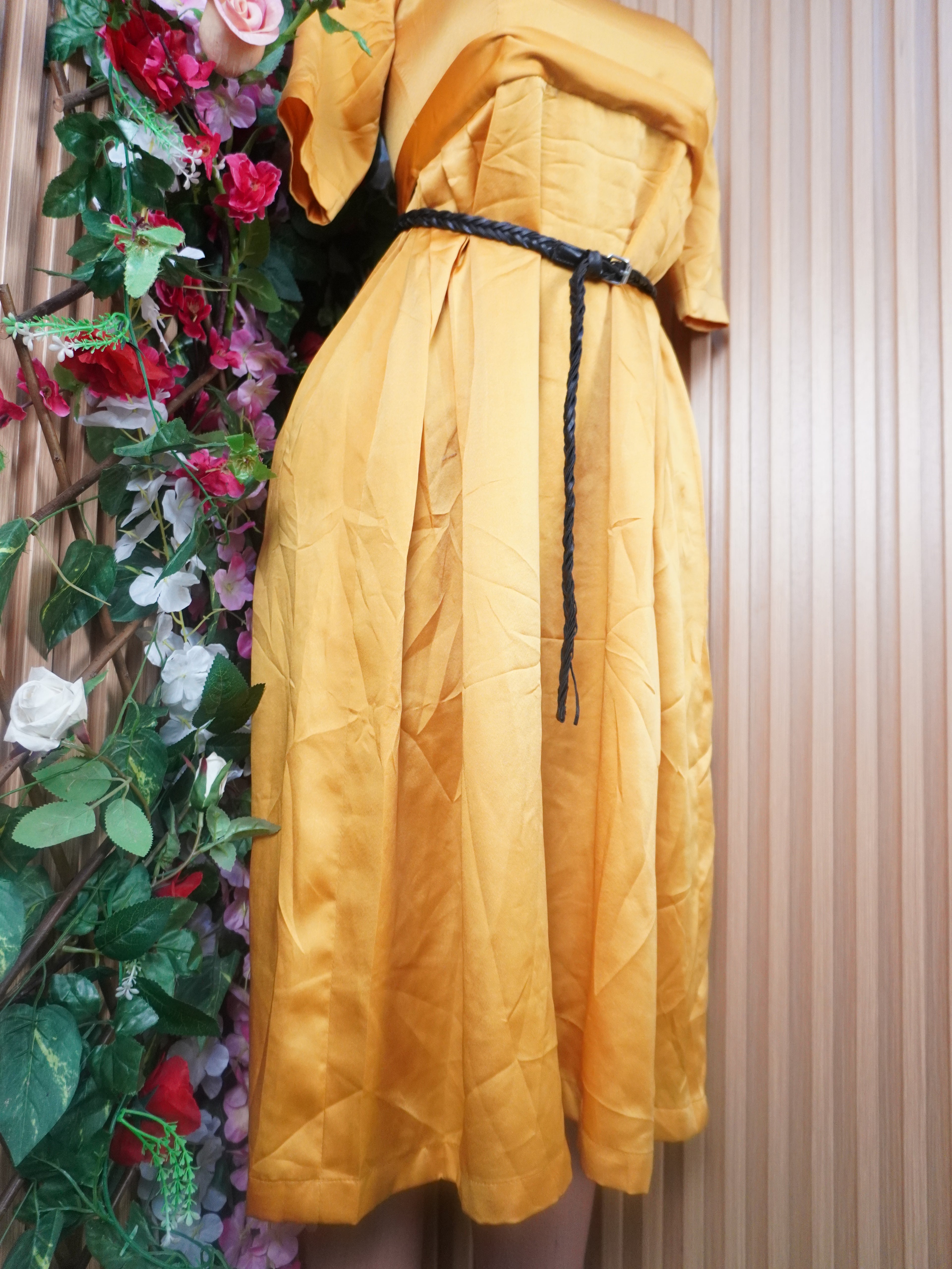 Robe évasée mi-longue manches courtes col rond -S