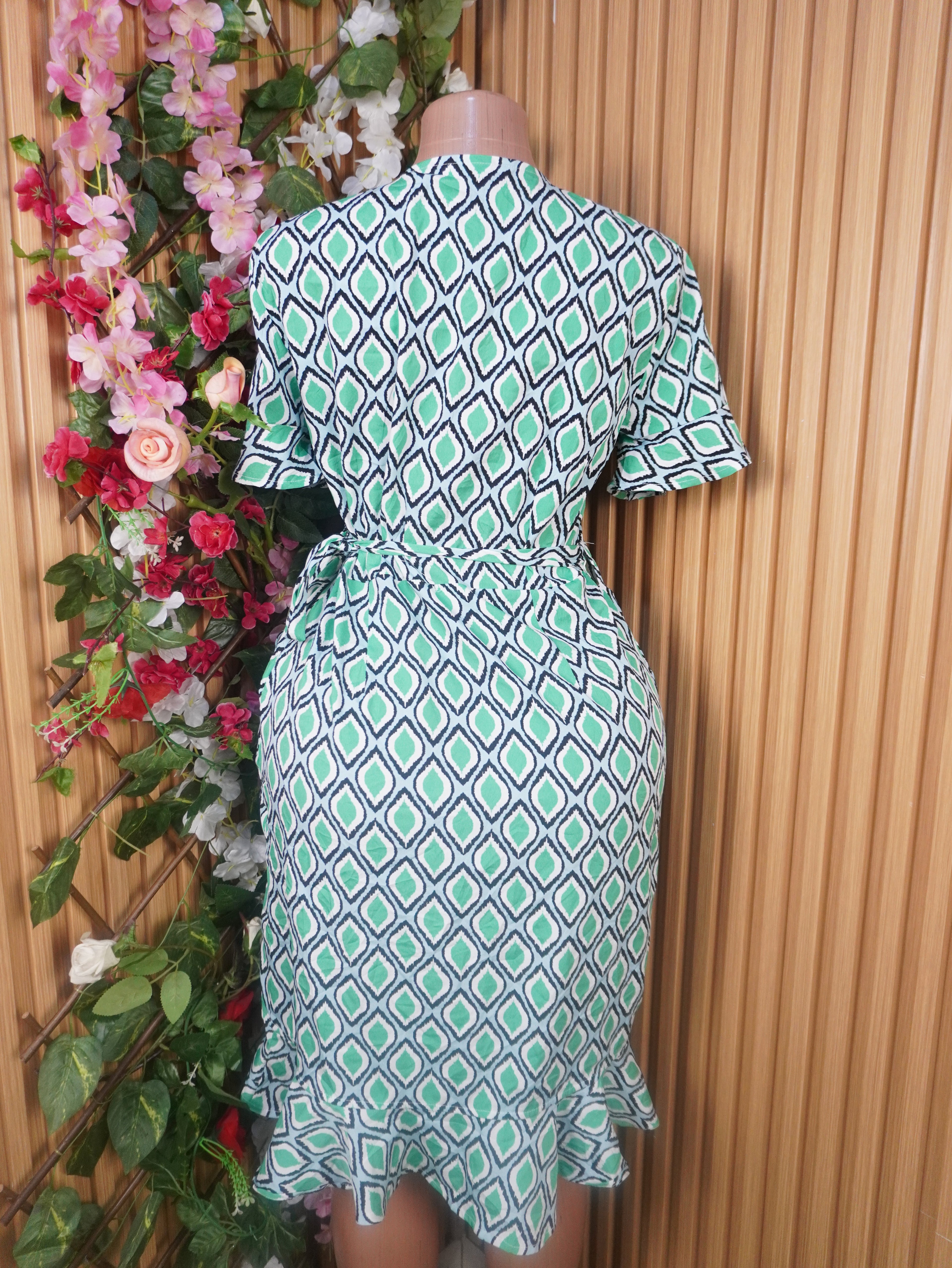 Robe moulante manches courtes décolletée-M