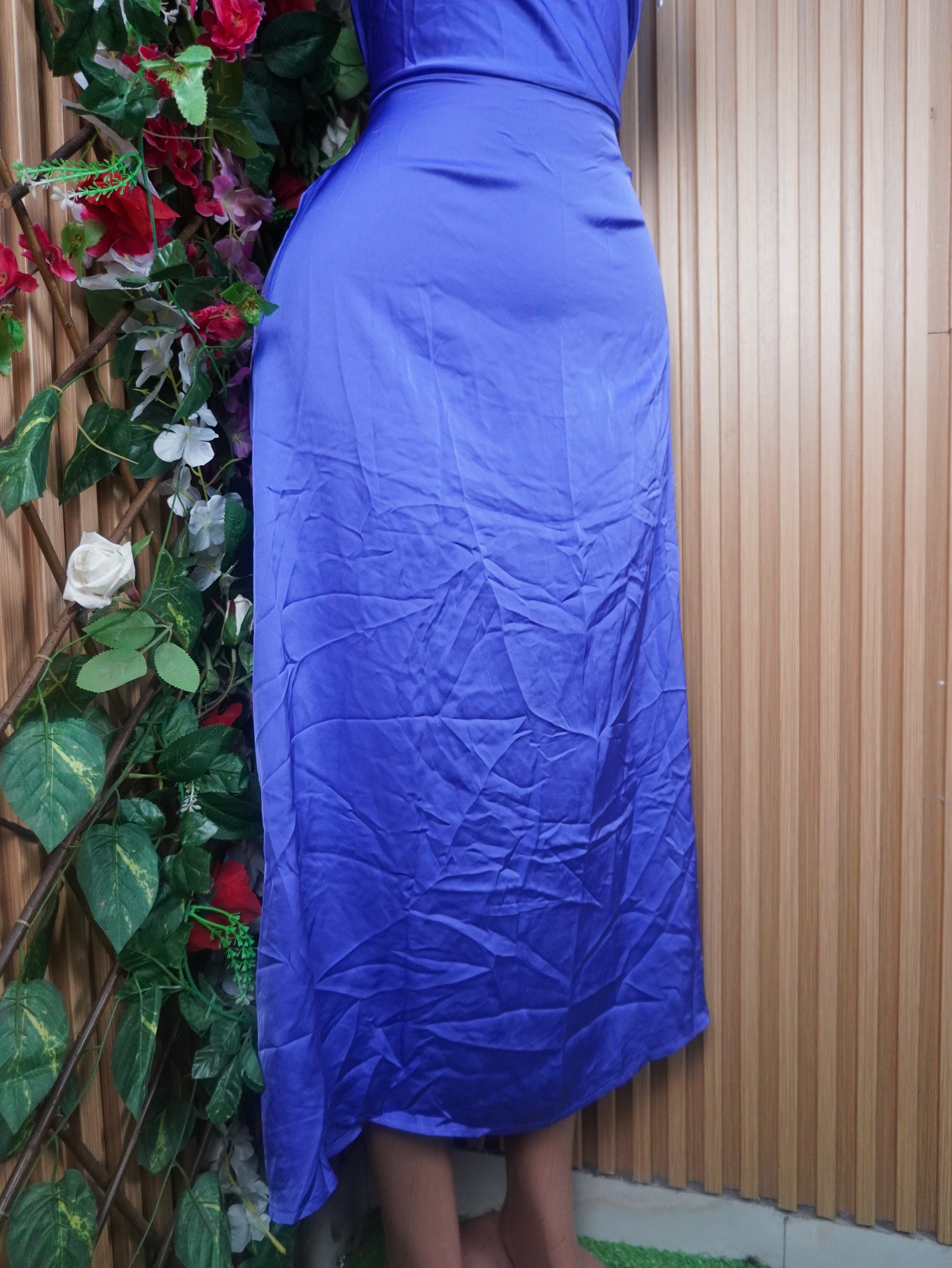 Robe moulante longue à fines bretelles décolletée-M