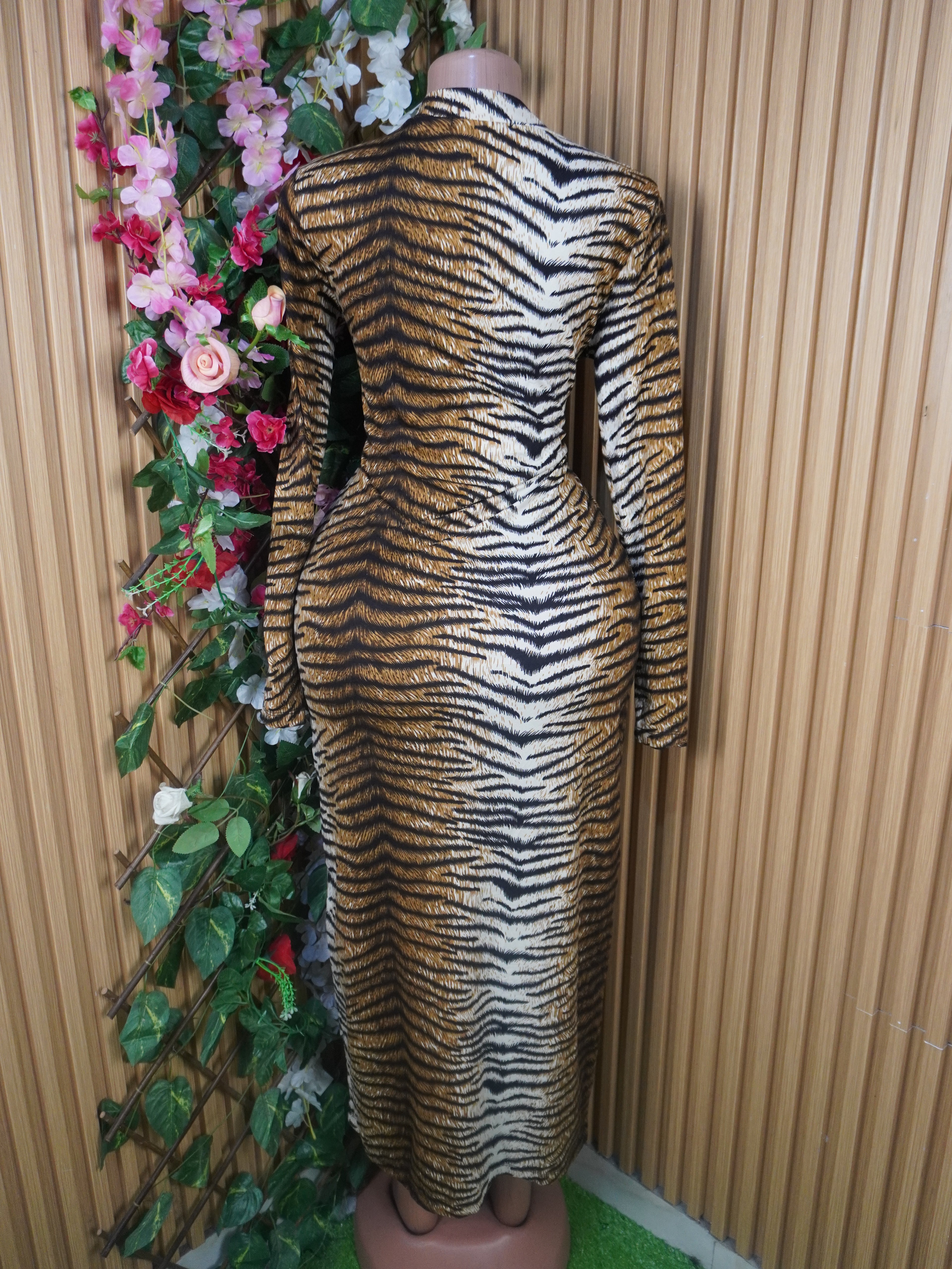 Robe moulante longue manches longues rayée-M