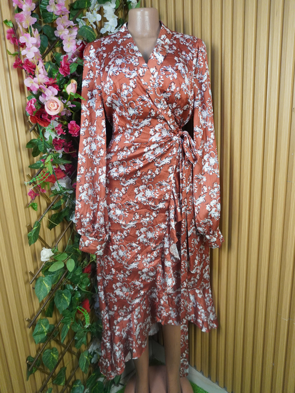 Robe moulante manches longues imprimée fleurie décolletée-L