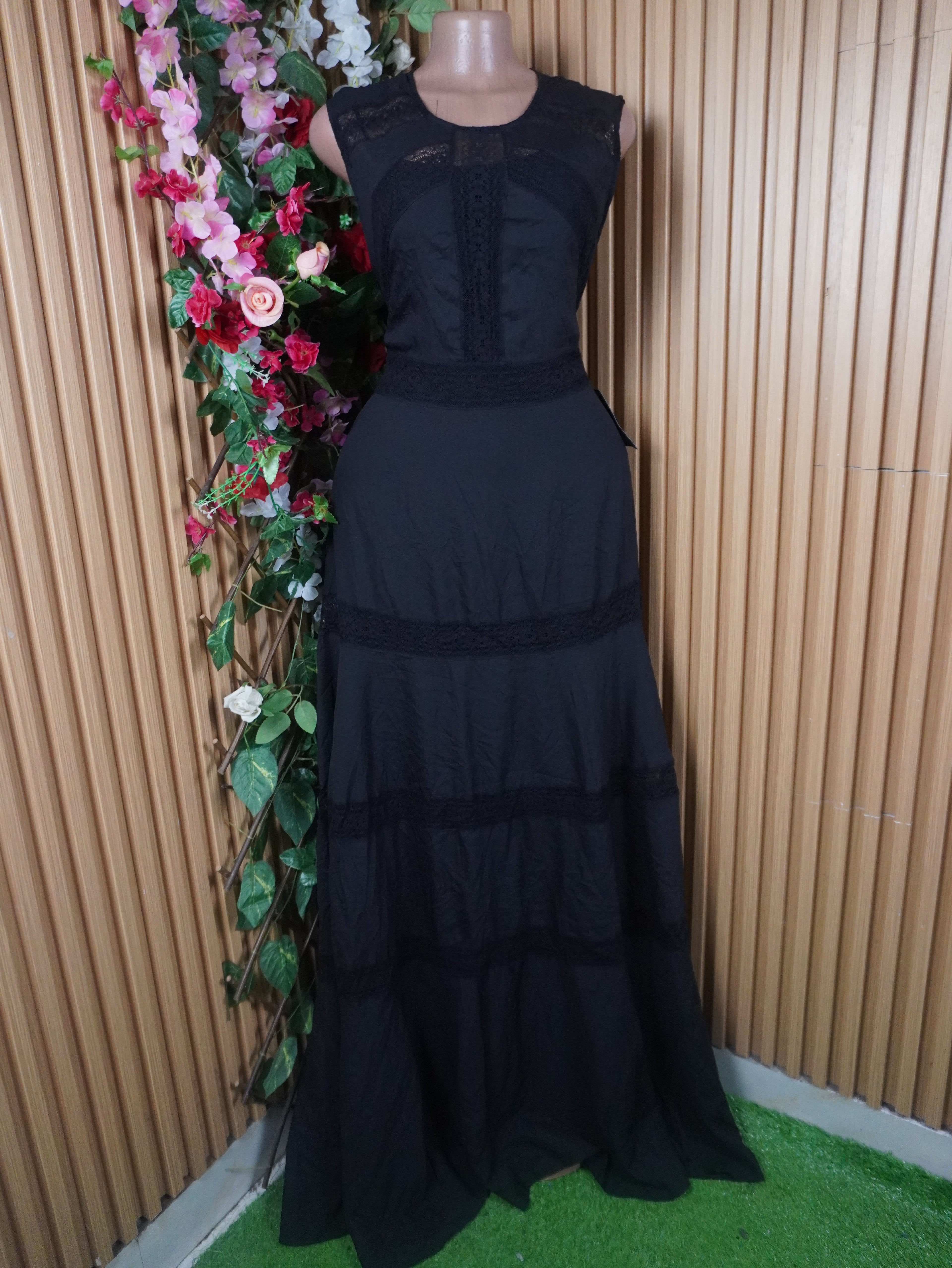 Robe évasée longue sans manches décolletée-L