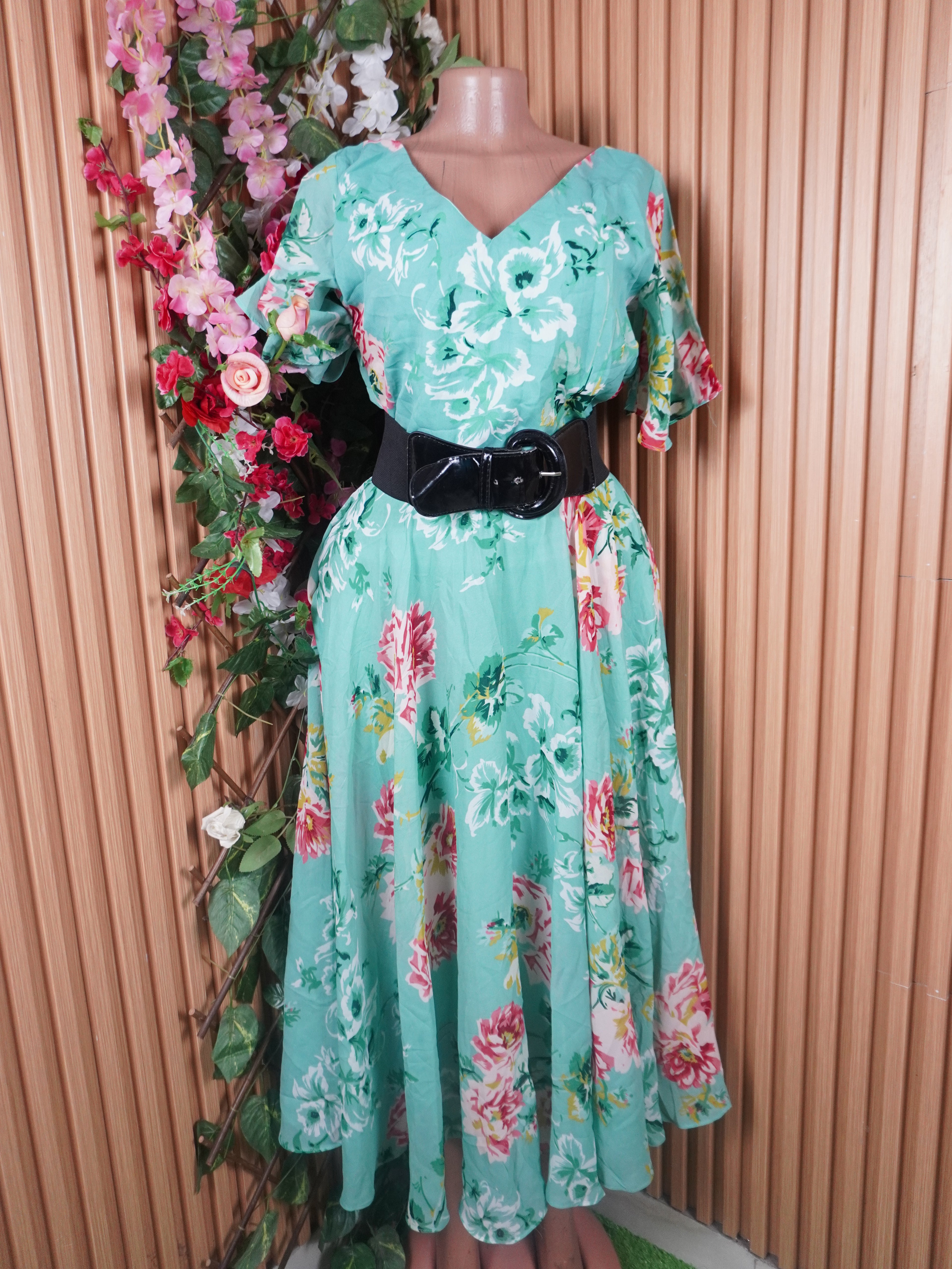 Robe évasée longue manches courtes décolletée-M