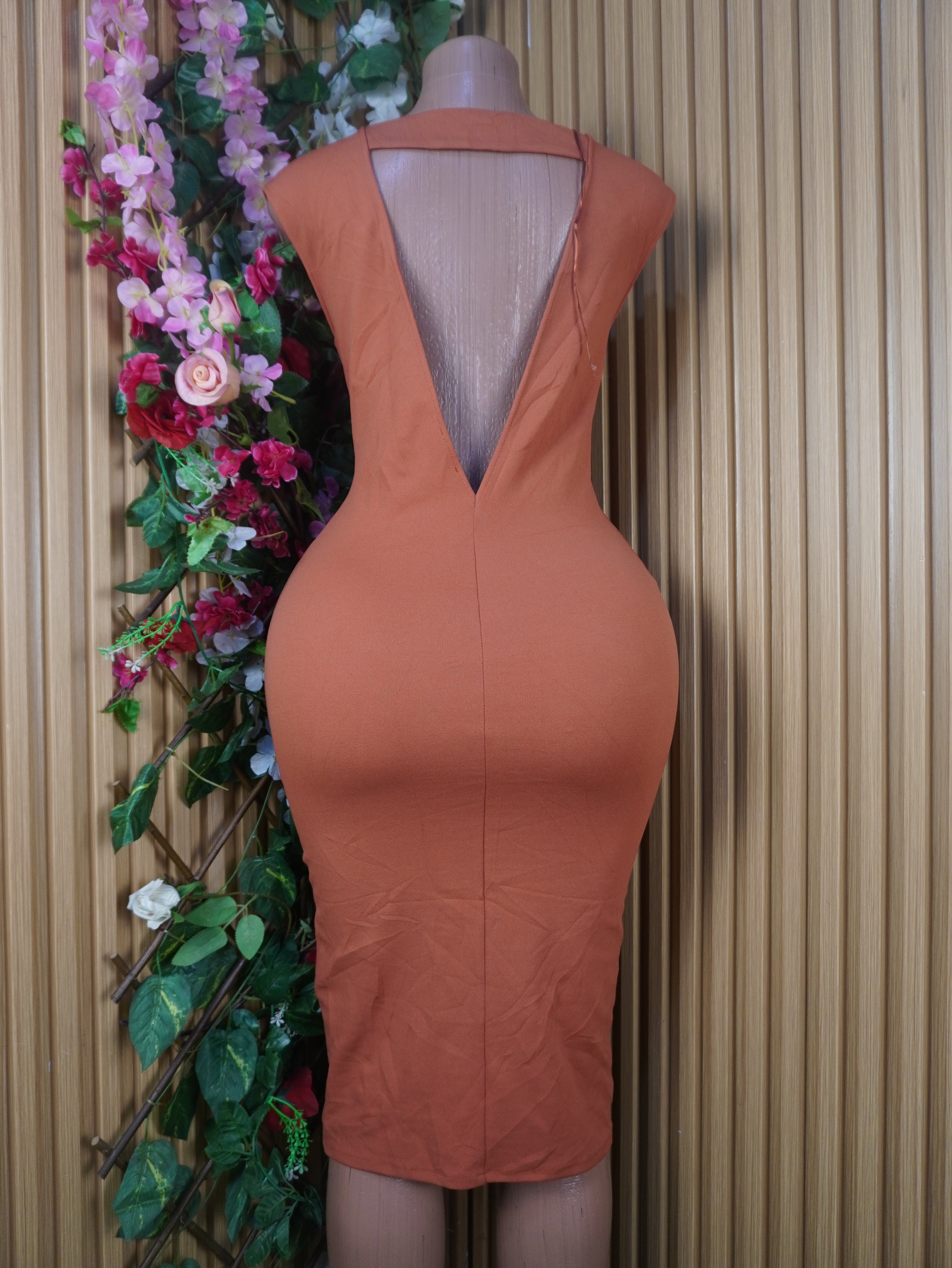 Robe moulante sans manches dénudée-S