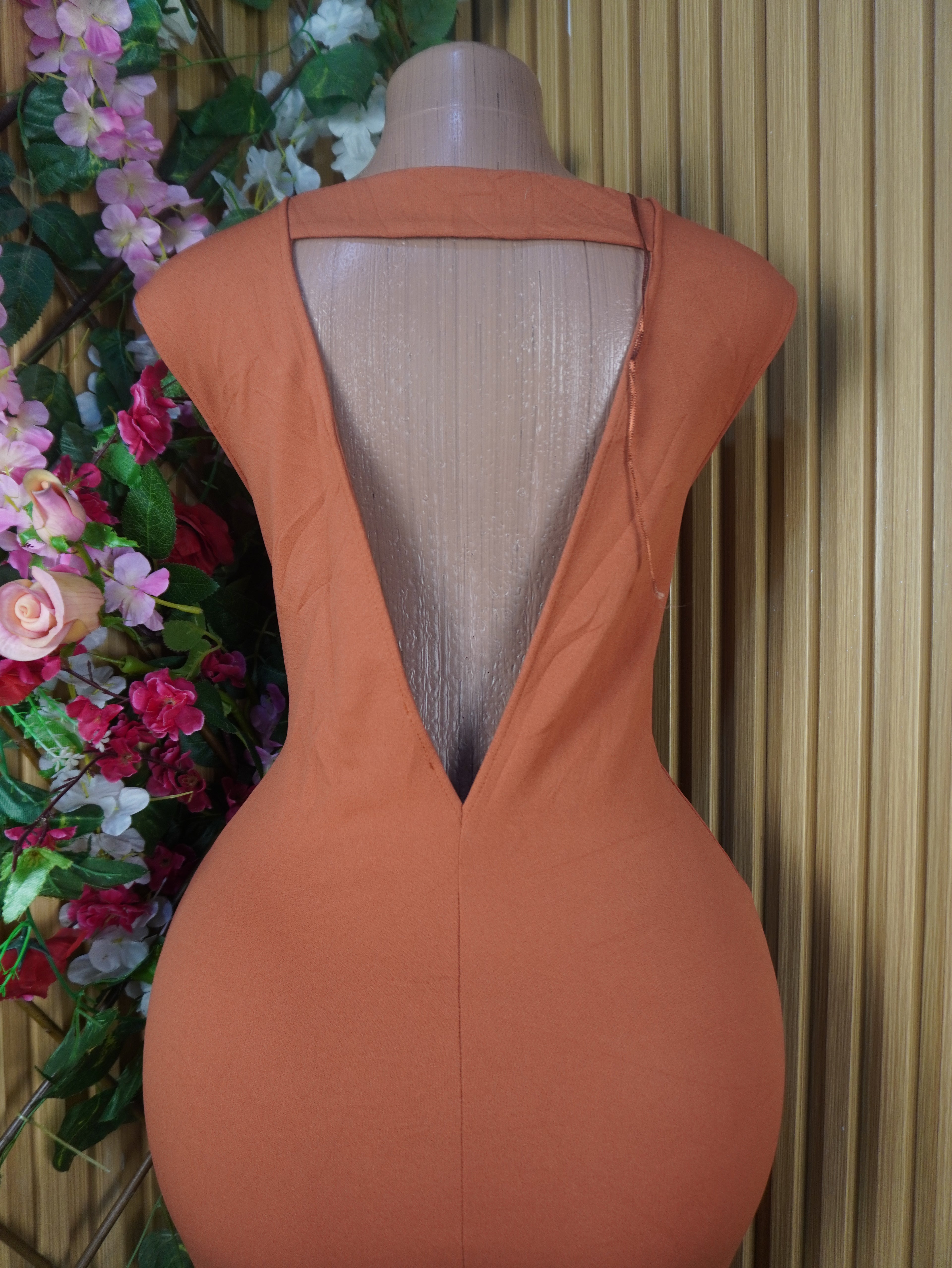 Robe moulante sans manches dénudée-S