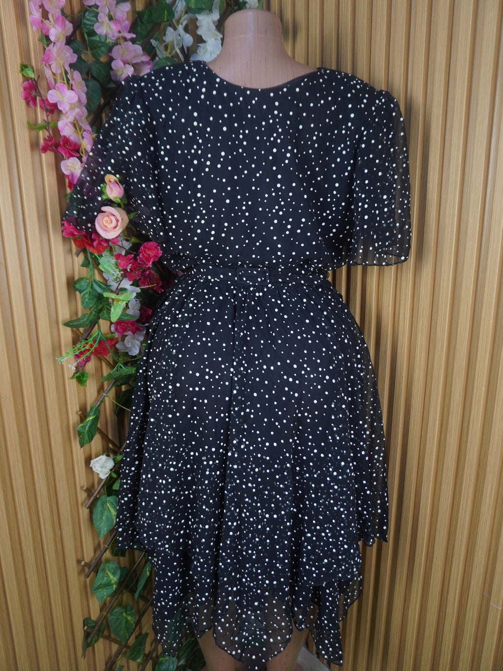 Robe évasée manches courtes décolletée-L