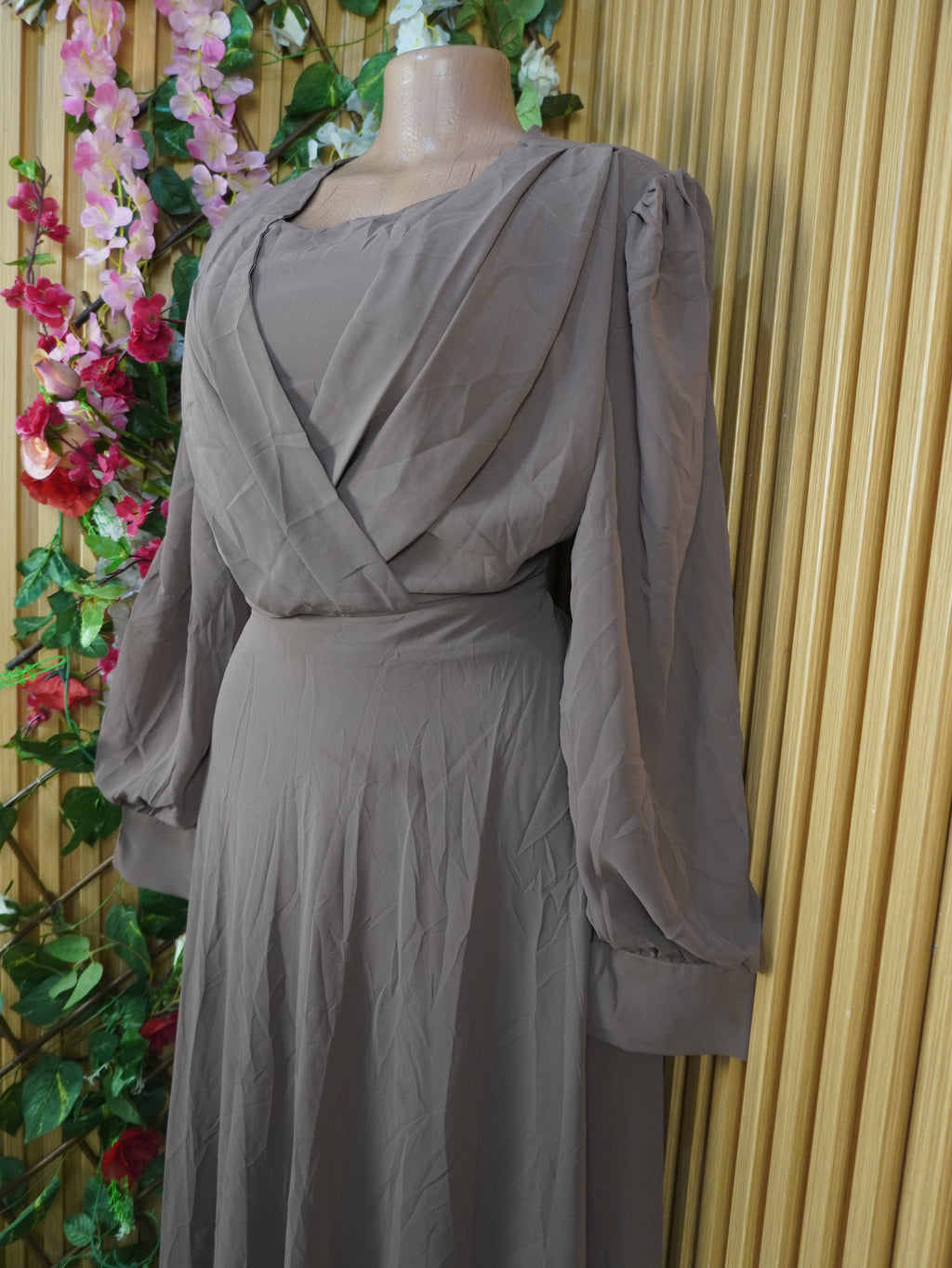 Robe évasée longue manches longues décolletée-L