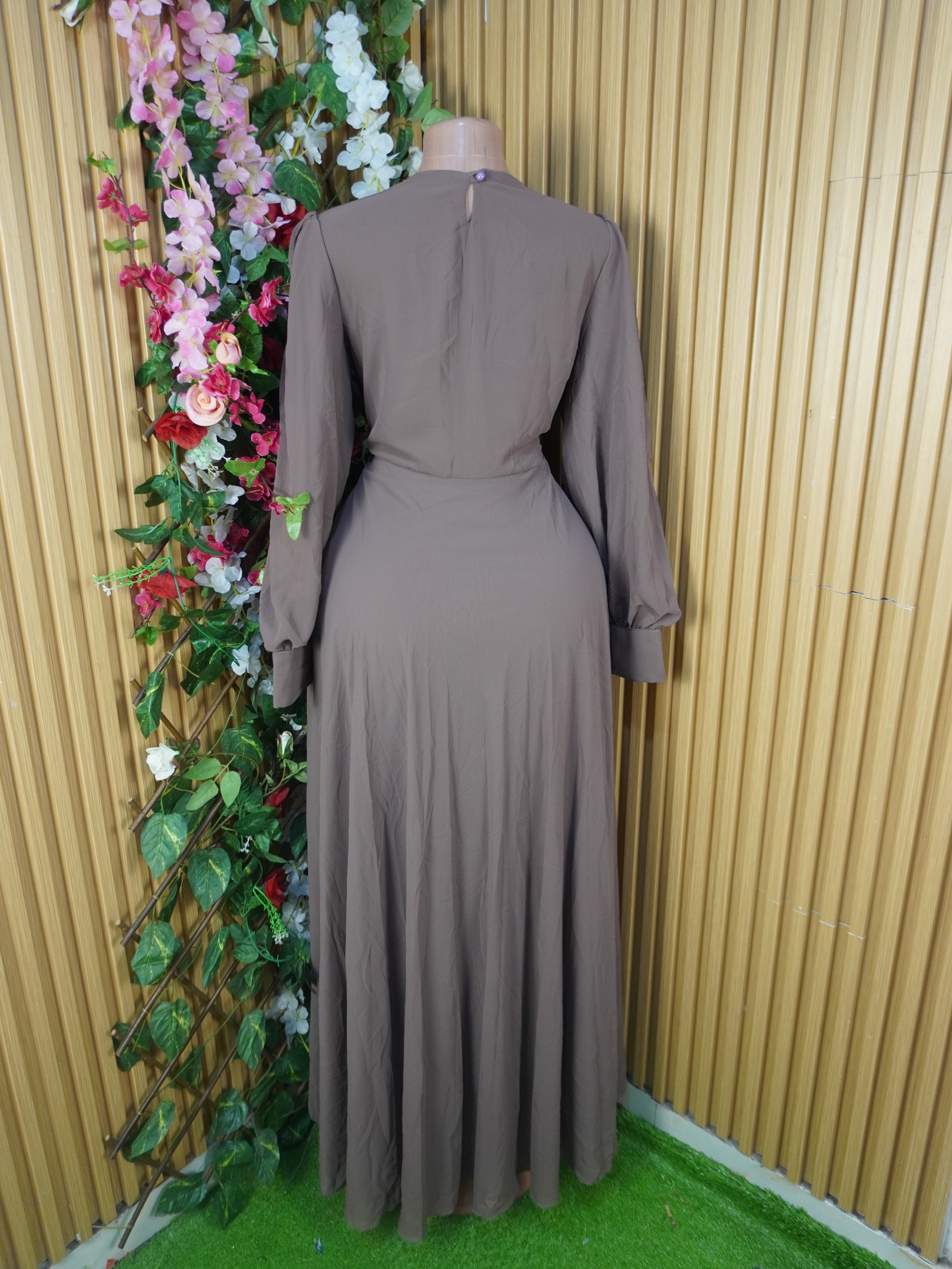 Robe évasée longue manches longues décolletée-L