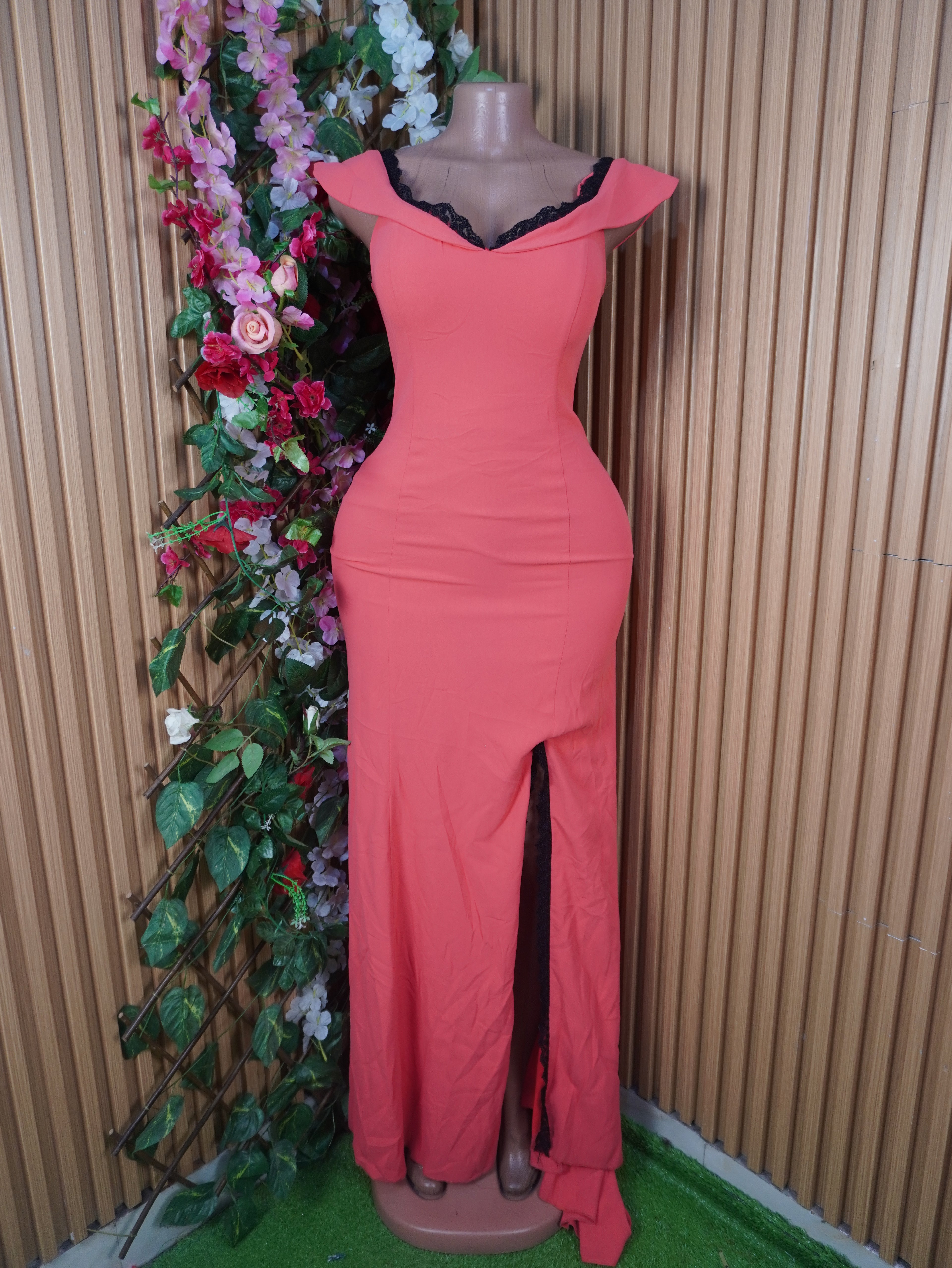 Robe moulante longue sans manches avec fente-M