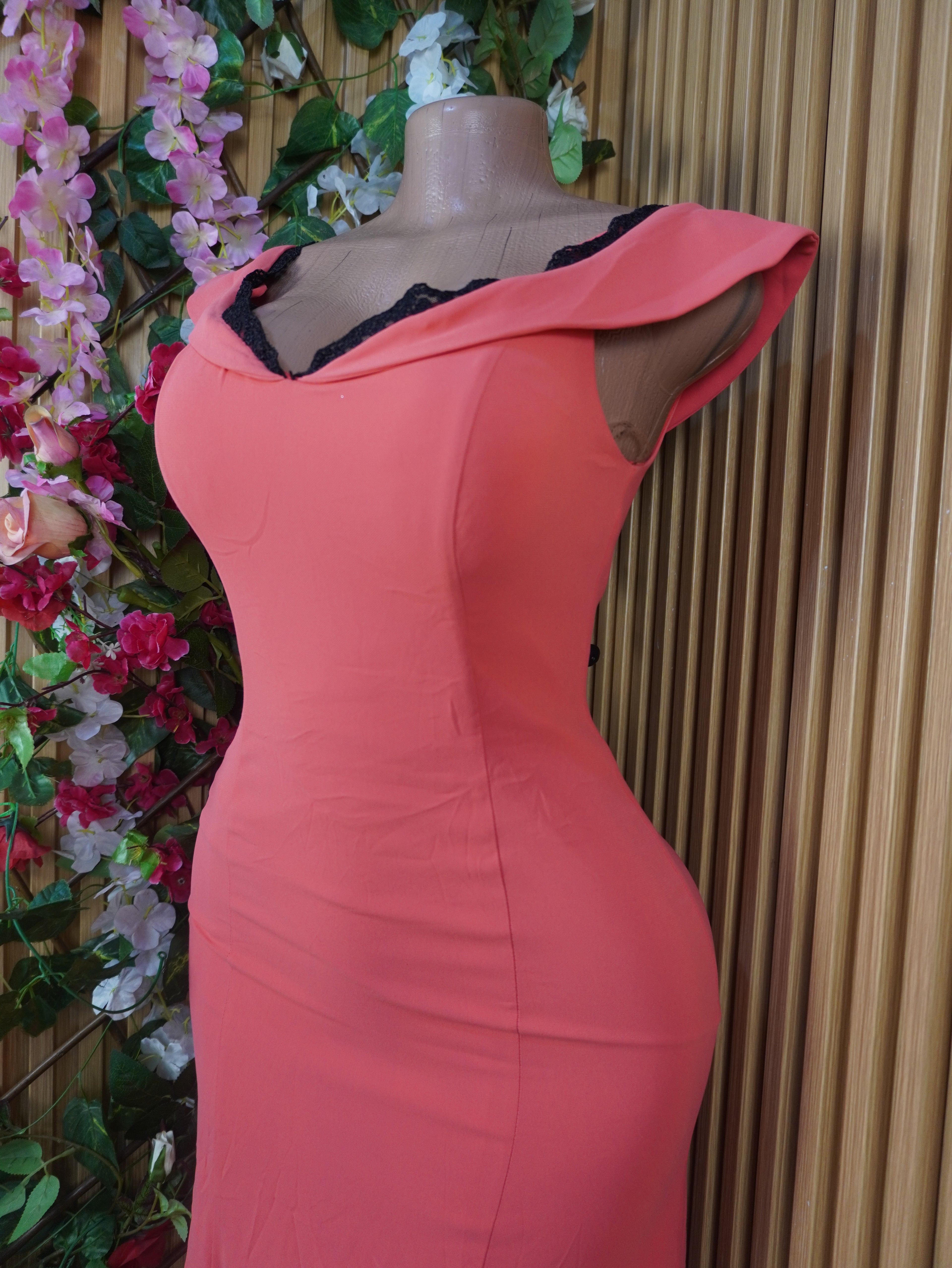 Robe moulante longue sans manches avec fente-M