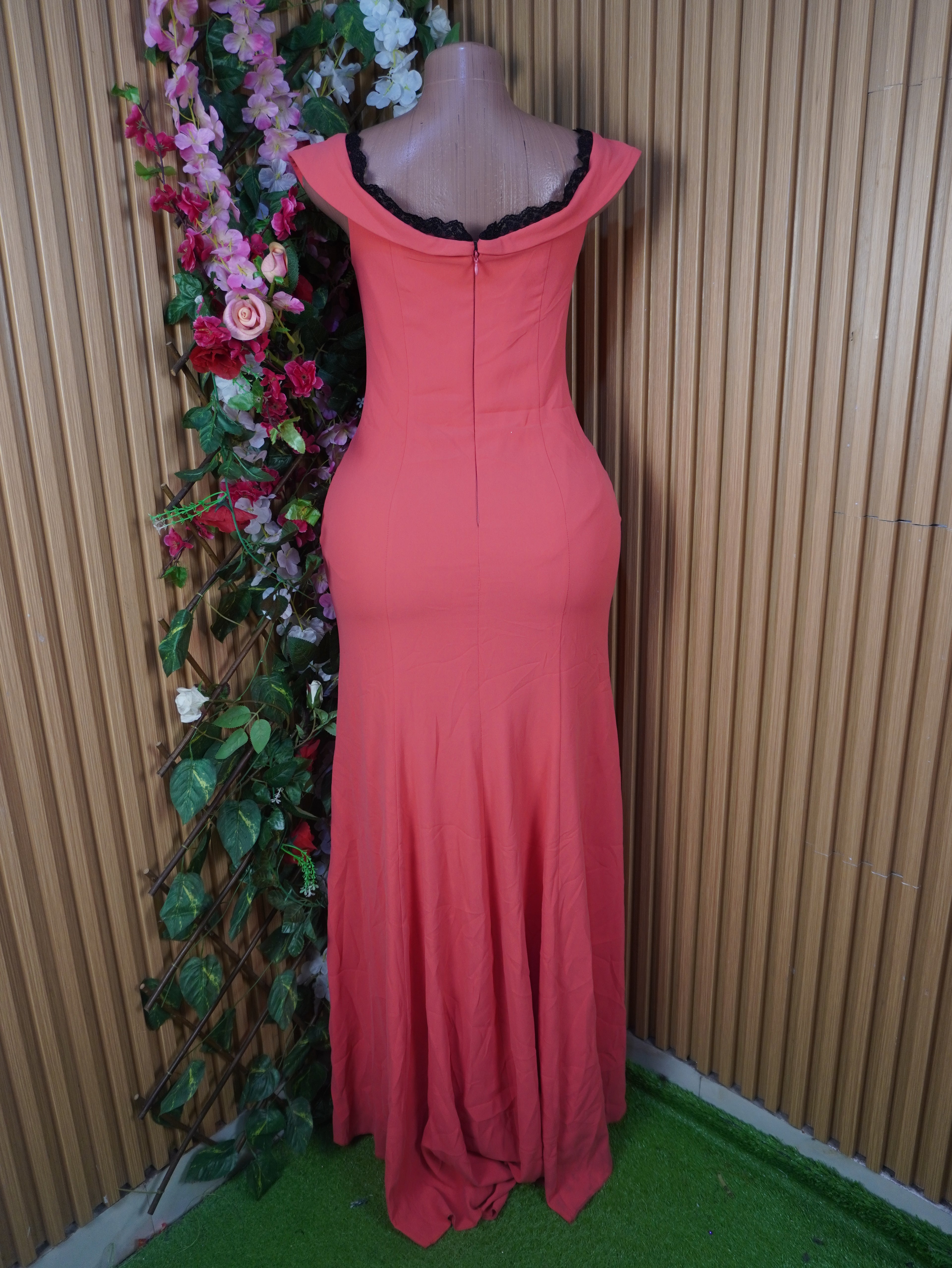 Robe moulante longue sans manches avec fente-M