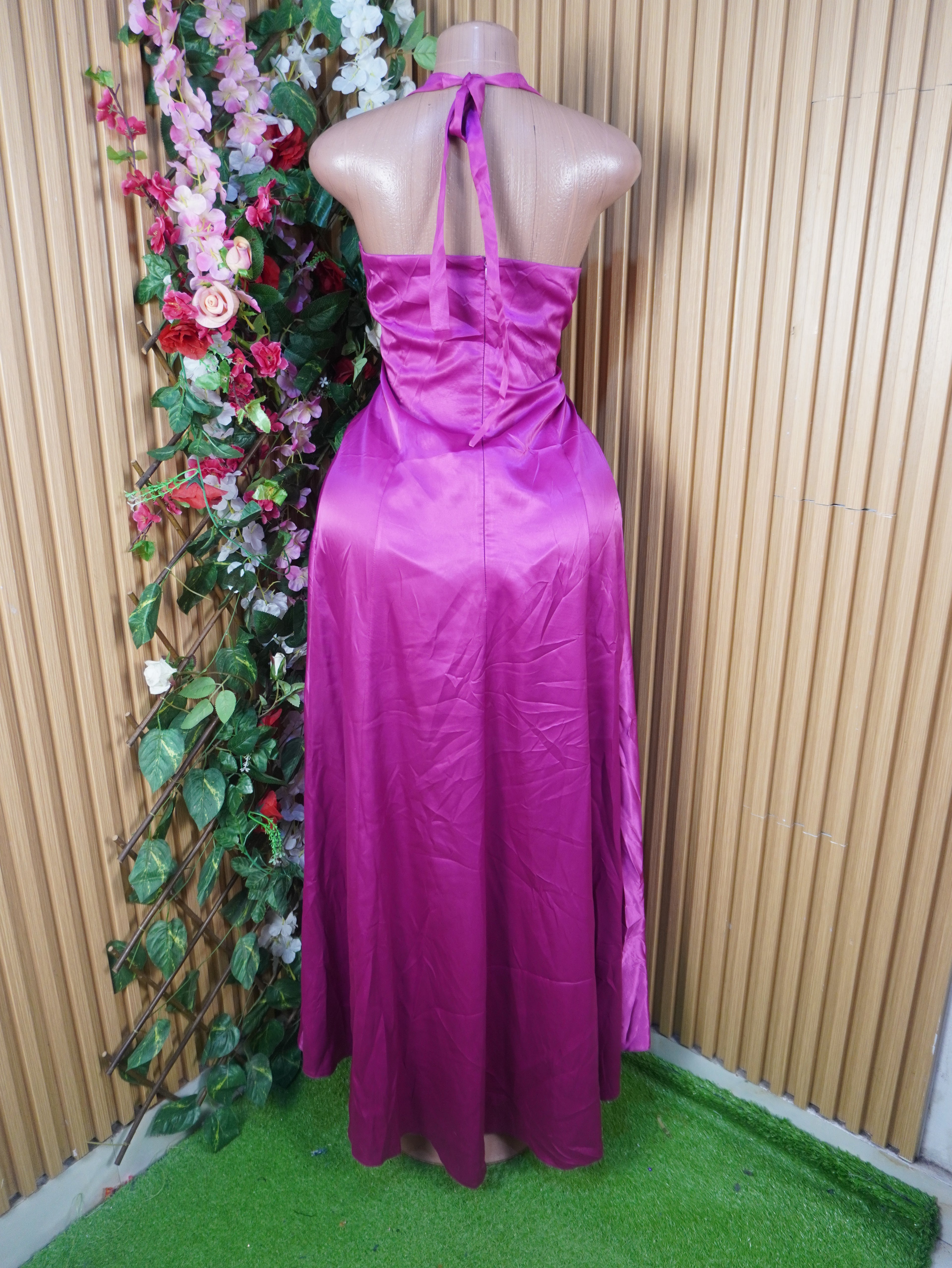 Robe soirée longue évasée sans manches dénudée-M