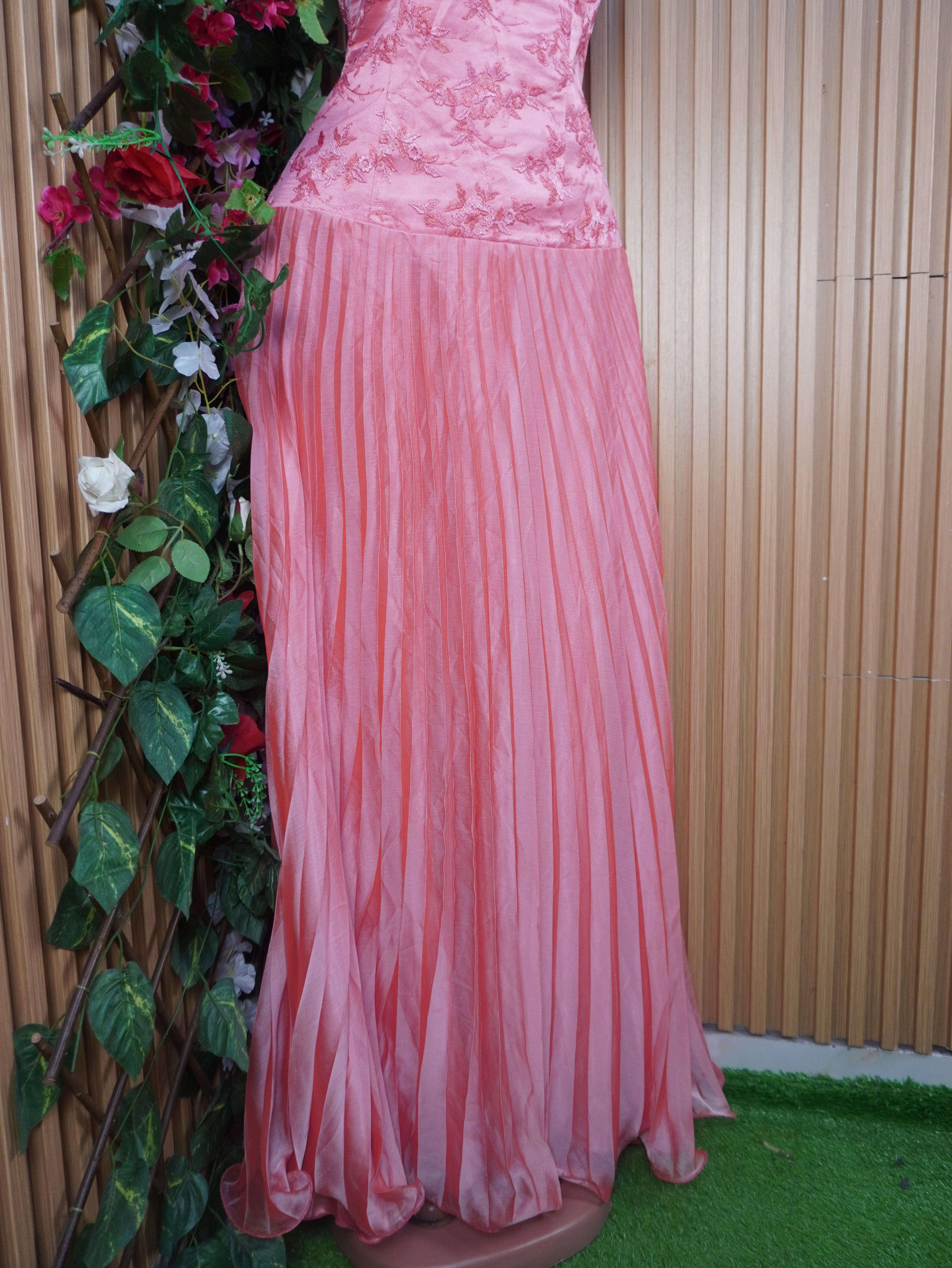 Robe soirée évasée longue sans manches dénudée-L